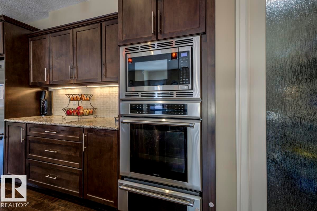 1005 Downey Way, Edmonton, AB - Indoor Photo Showing Kitchen