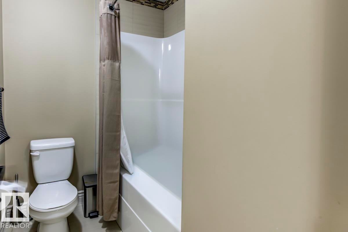 1005 Downey Way, Edmonton, AB - Indoor Photo Showing Bathroom