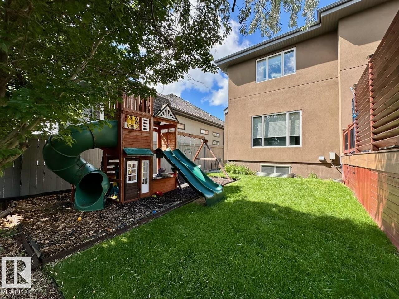 1005 Downey Way, Edmonton, AB - Outdoor