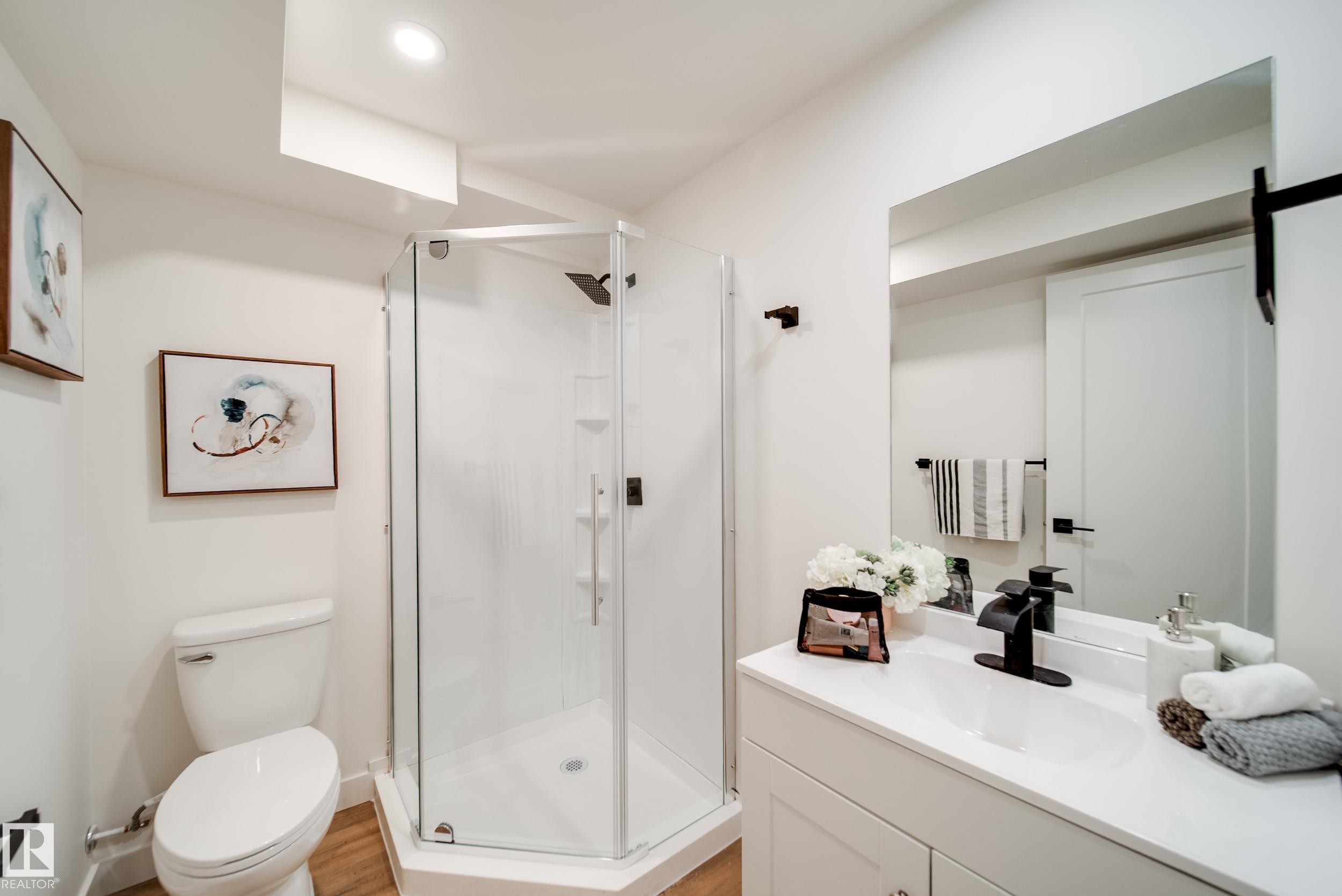 17751 95 Street, Edmonton, AB - Indoor Photo Showing Bathroom