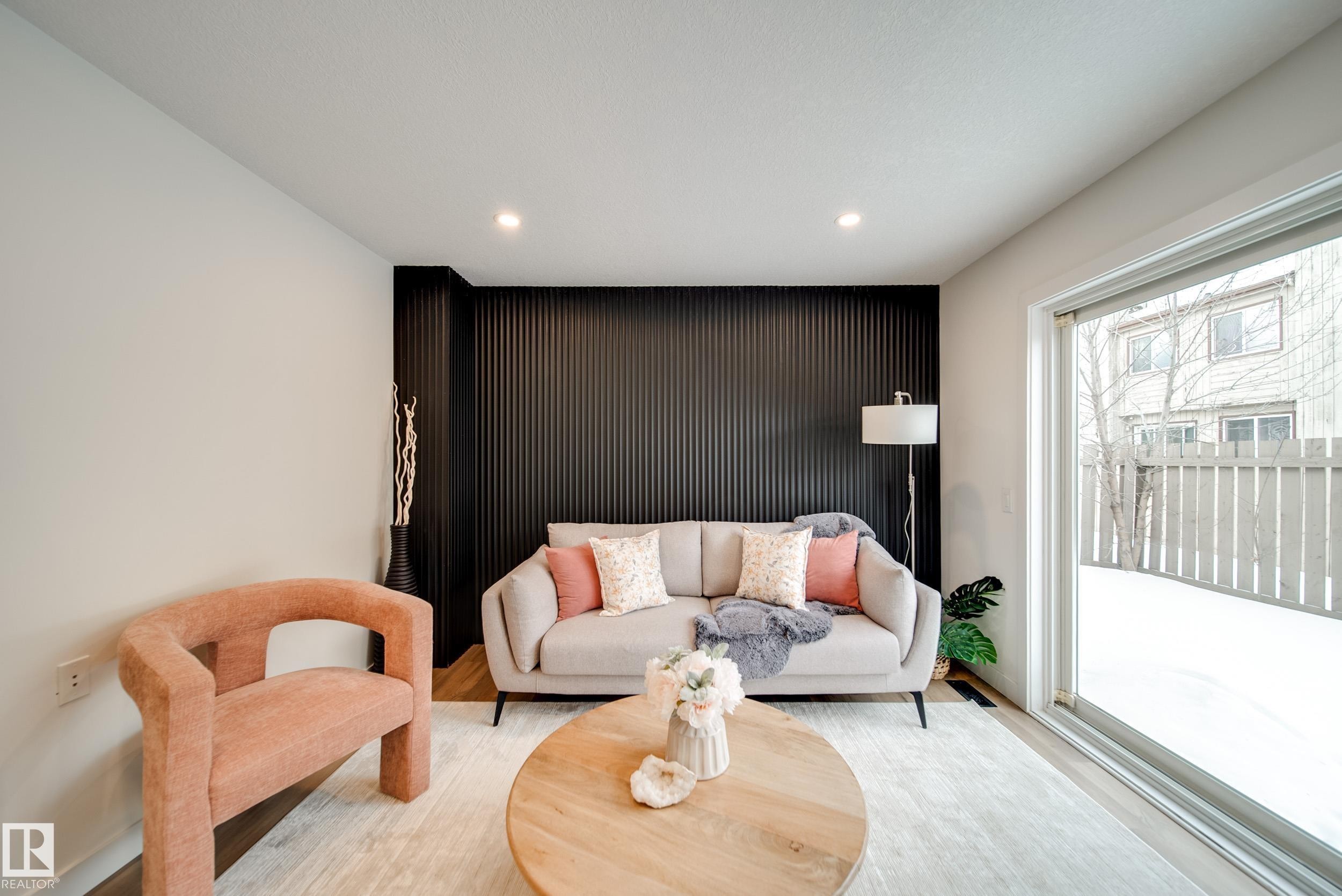 17751 95 Street, Edmonton, AB - Indoor