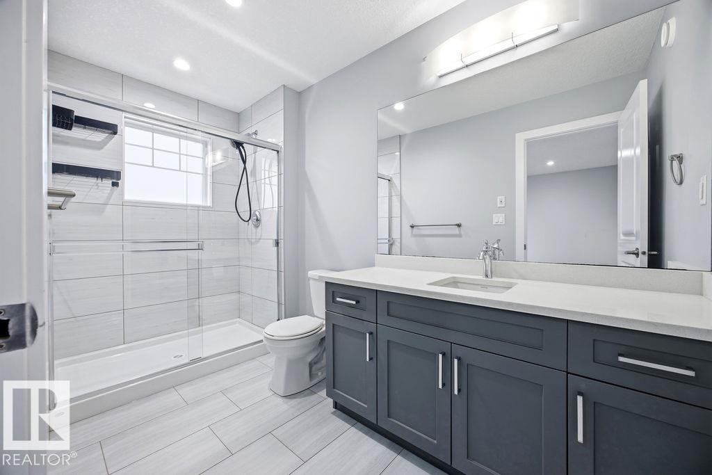 1057 Coopers Hawk Link, Edmonton, AB - Indoor Photo Showing Bathroom