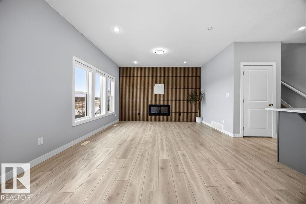 1057 Coopers Hawk Link, Edmonton, AB - Indoor