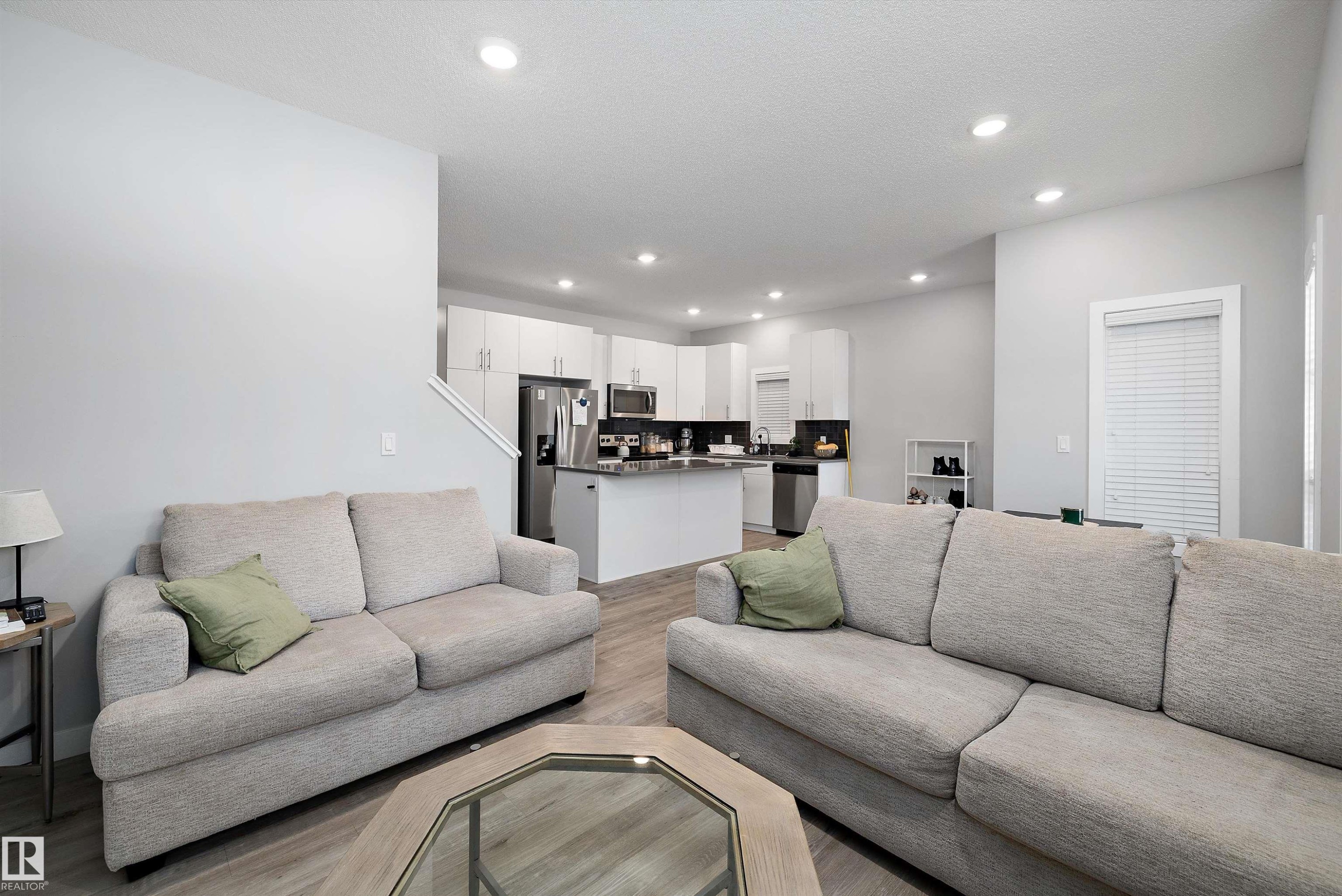 1 & 2 7419 106 Street, Edmonton, AB - Indoor Photo Showing Living Room
