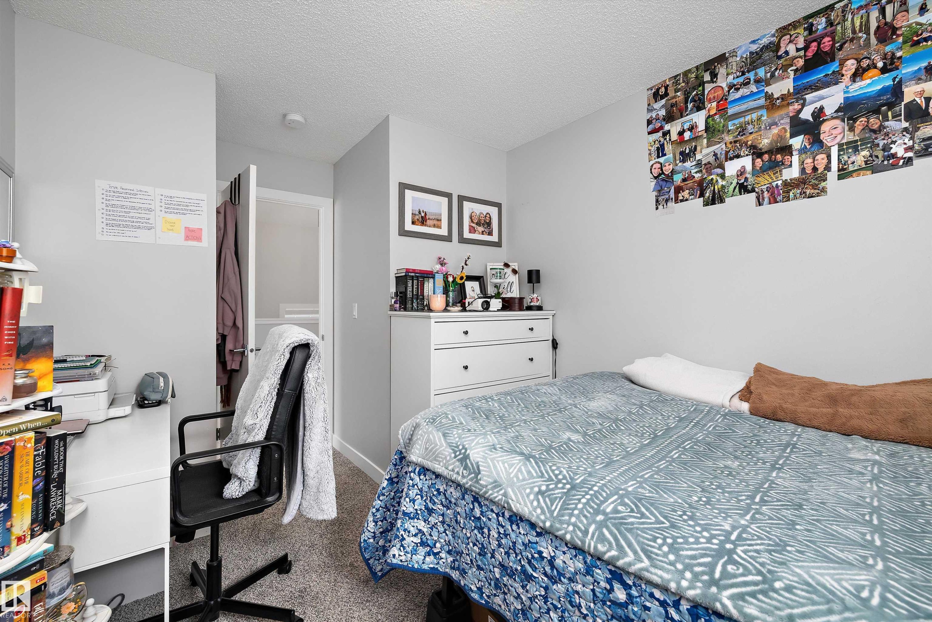 1 & 2 7419 106 Street, Edmonton, AB - Indoor Photo Showing Bedroom