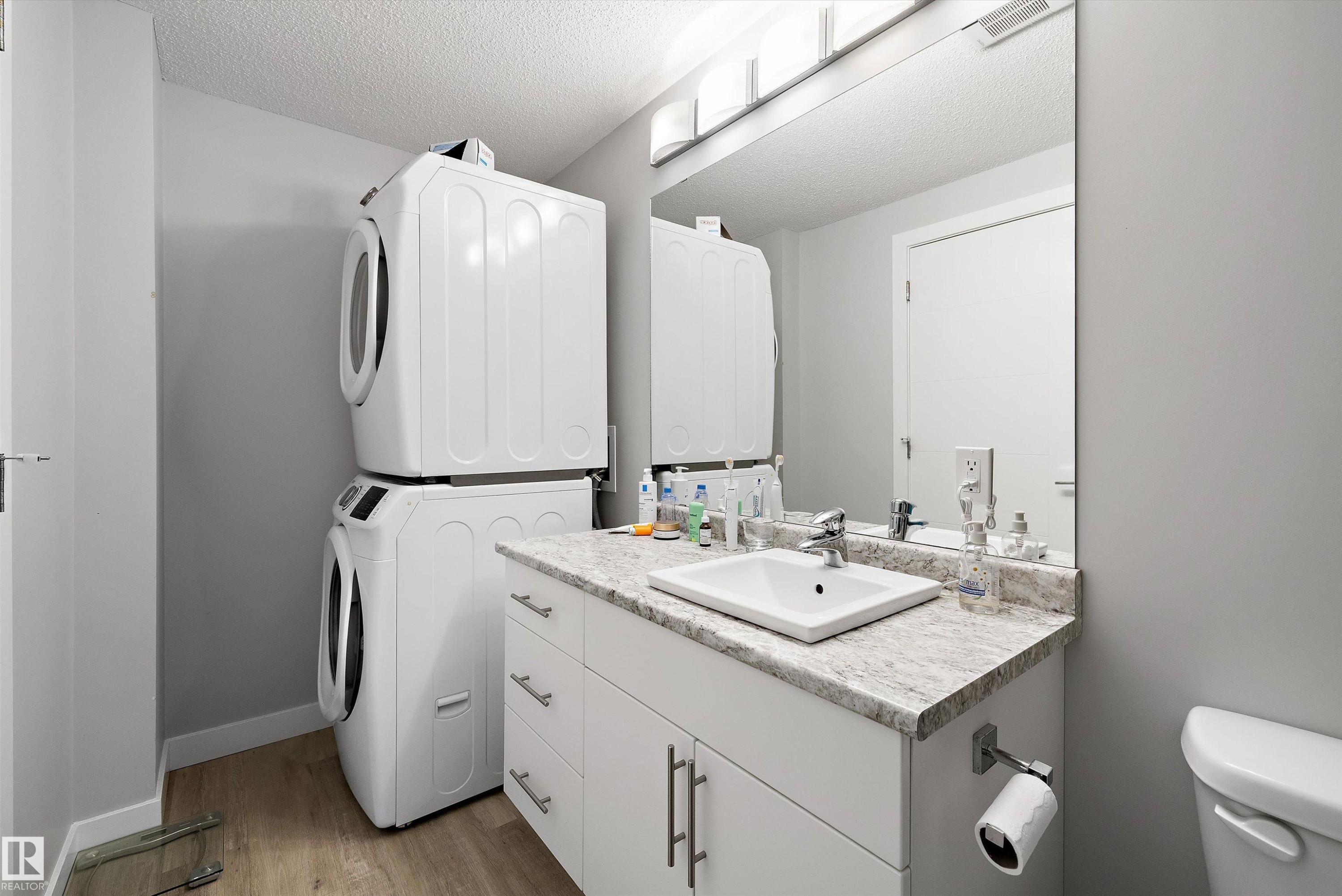1 & 2 7419 106 Street, Edmonton, AB - Indoor Photo Showing Laundry Room