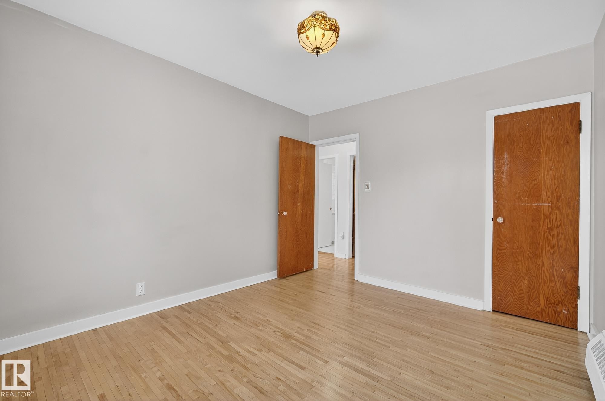 Edmonton, AB - Indoor Photo Showing Other Room