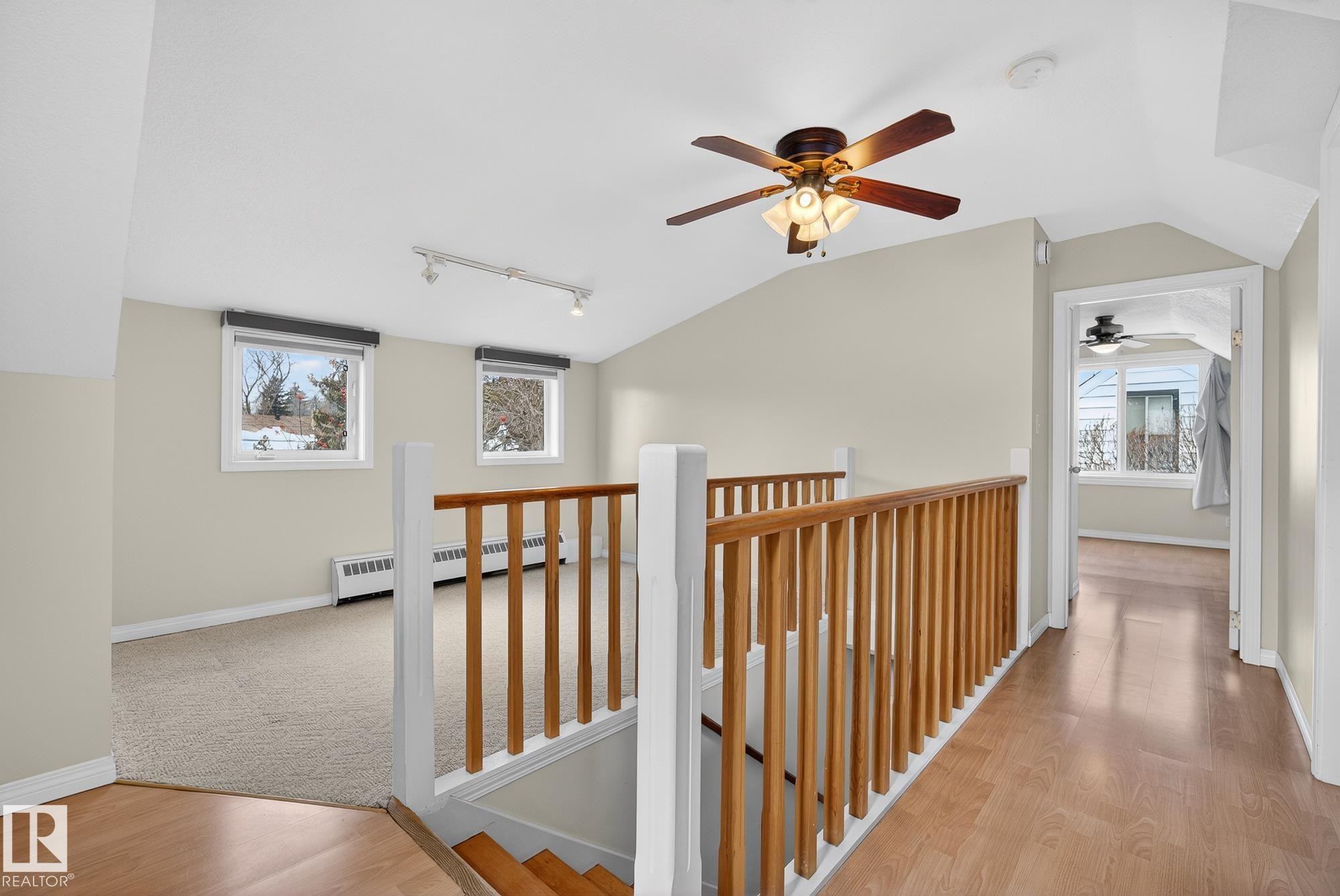 Edmonton, AB - Indoor Photo Showing Other Room