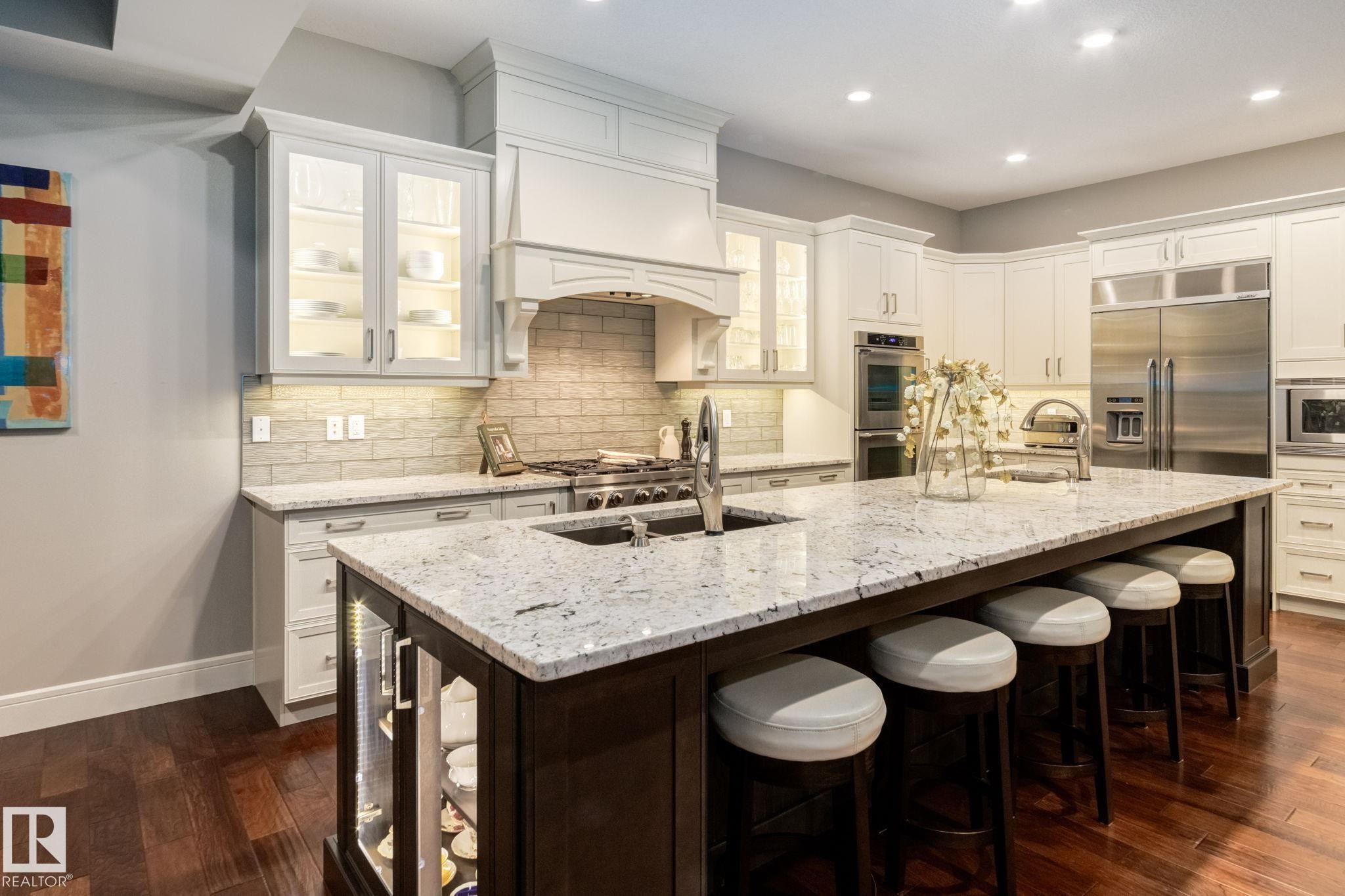 4096 Whispering River Drive Nw, Edmonton, AB - Indoor Photo Showing Kitchen With Upgraded Kitchen