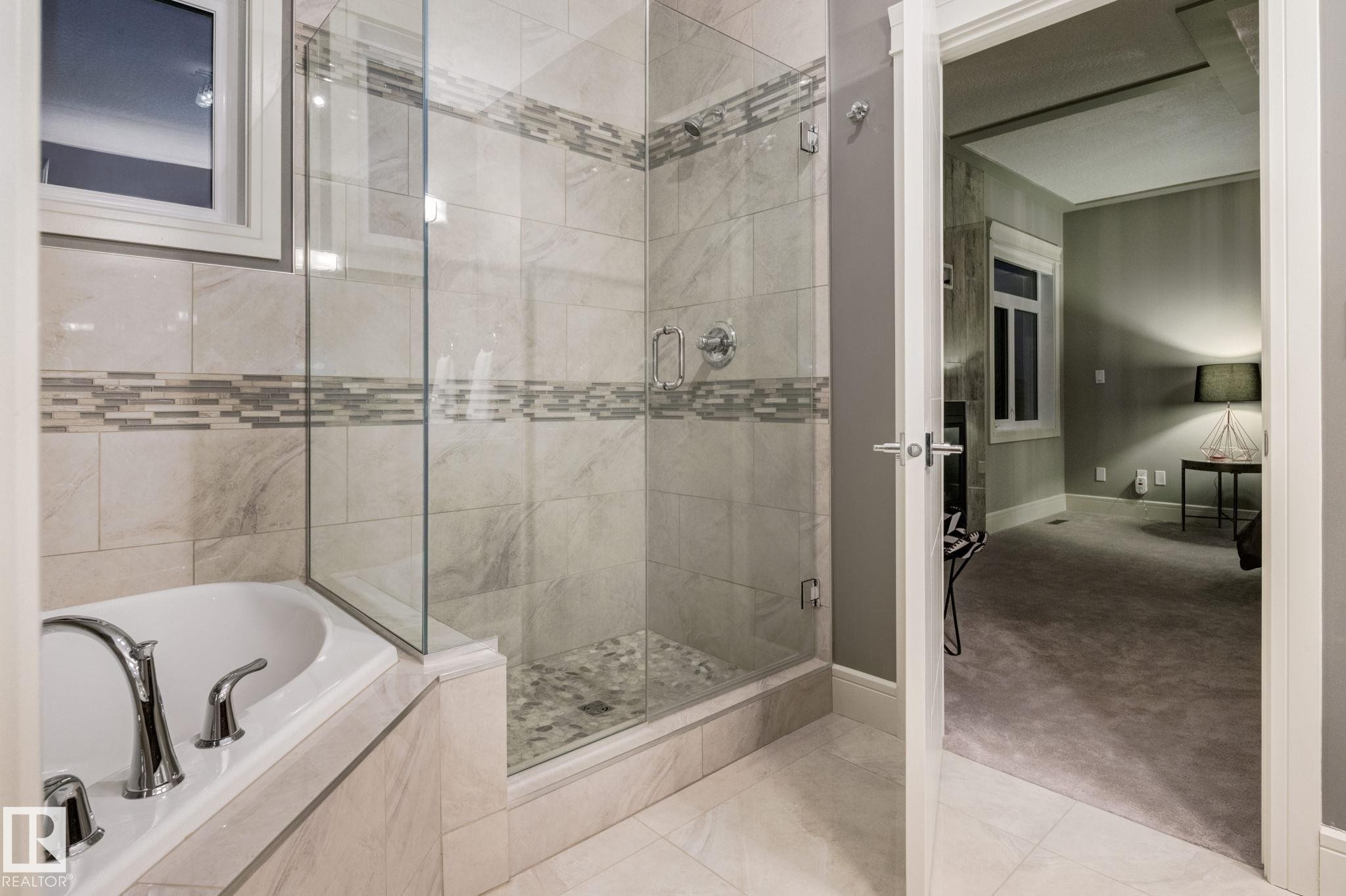 4096 Whispering River Drive Nw, Edmonton, AB - Indoor Photo Showing Bathroom