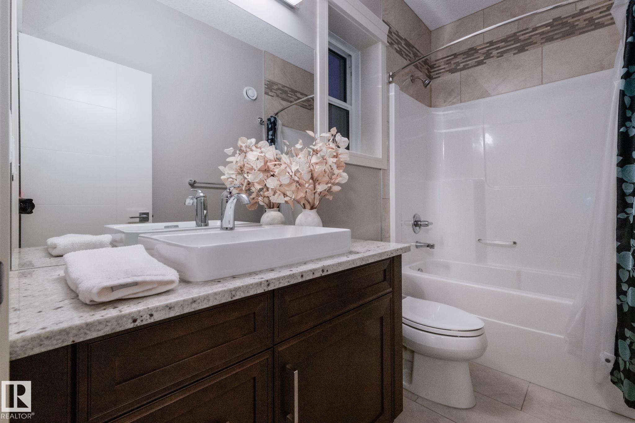 4096 Whispering River Drive Nw, Edmonton, AB - Indoor Photo Showing Bathroom