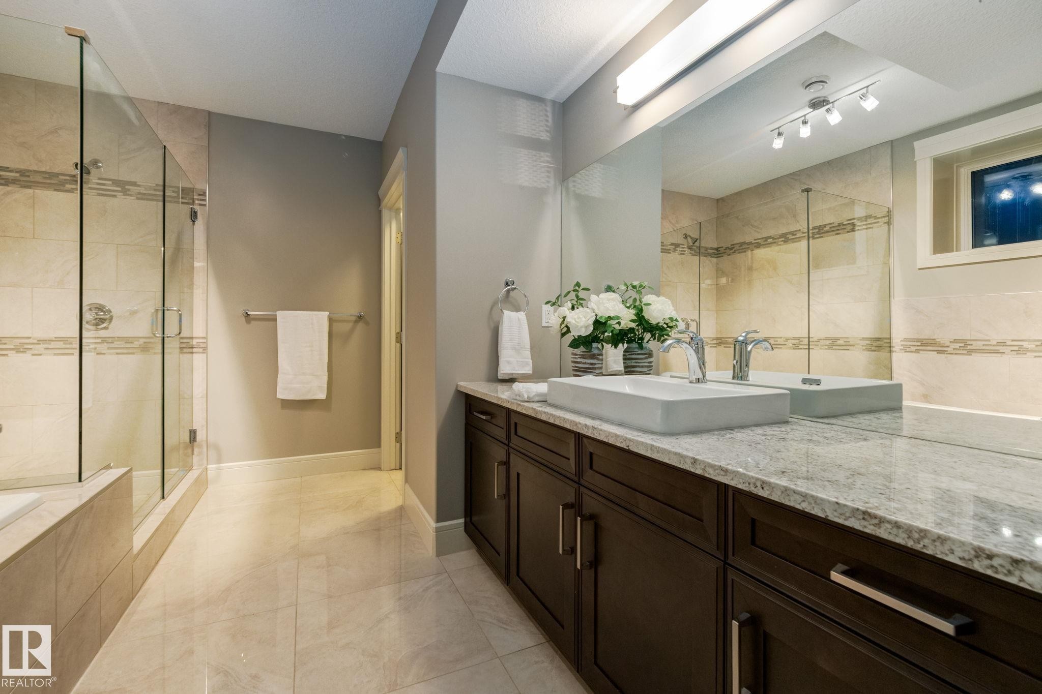 4096 Whispering River Drive Nw, Edmonton, AB - Indoor Photo Showing Bathroom