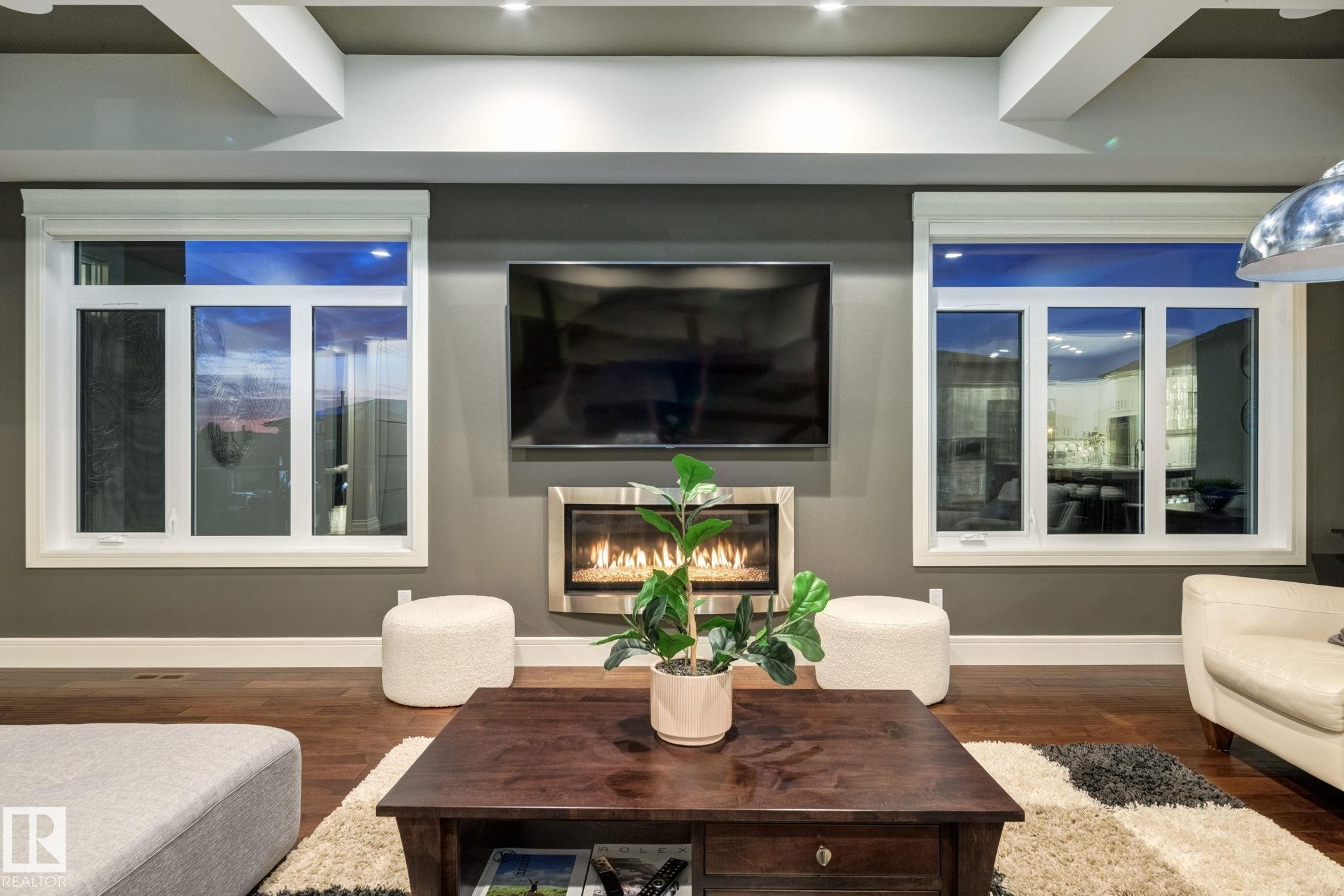 4096 Whispering River Drive Nw, Edmonton, AB - Indoor Photo Showing Living Room