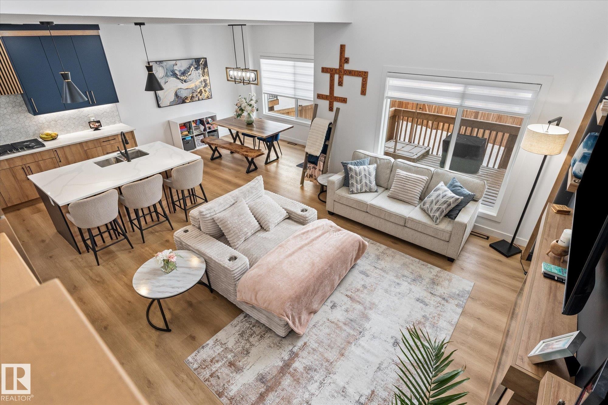 50 Grassview Crescent, Spruce Grove, AB - Indoor Photo Showing Living Room