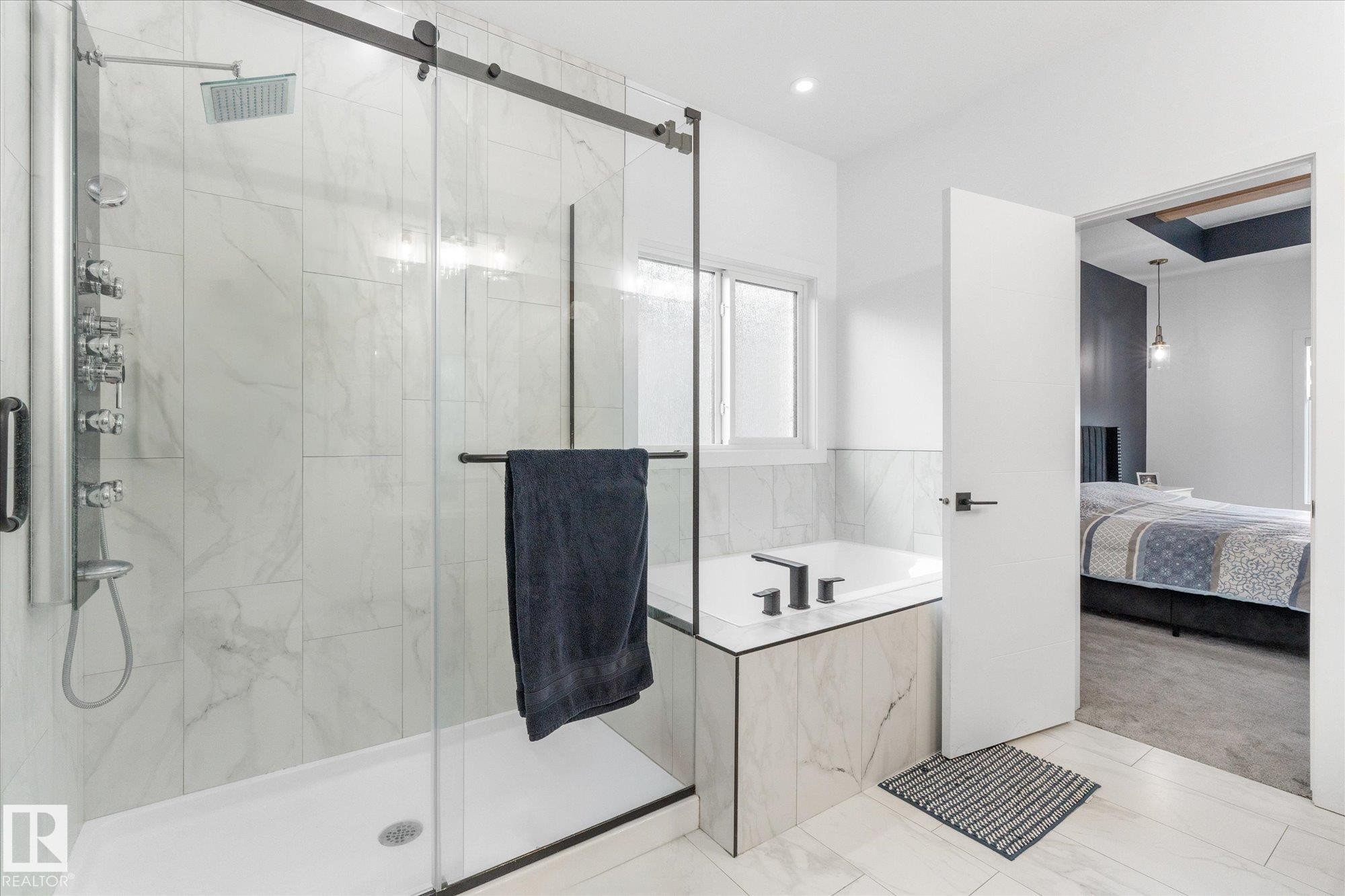 50 Grassview Crescent, Spruce Grove, AB - Indoor Photo Showing Bathroom