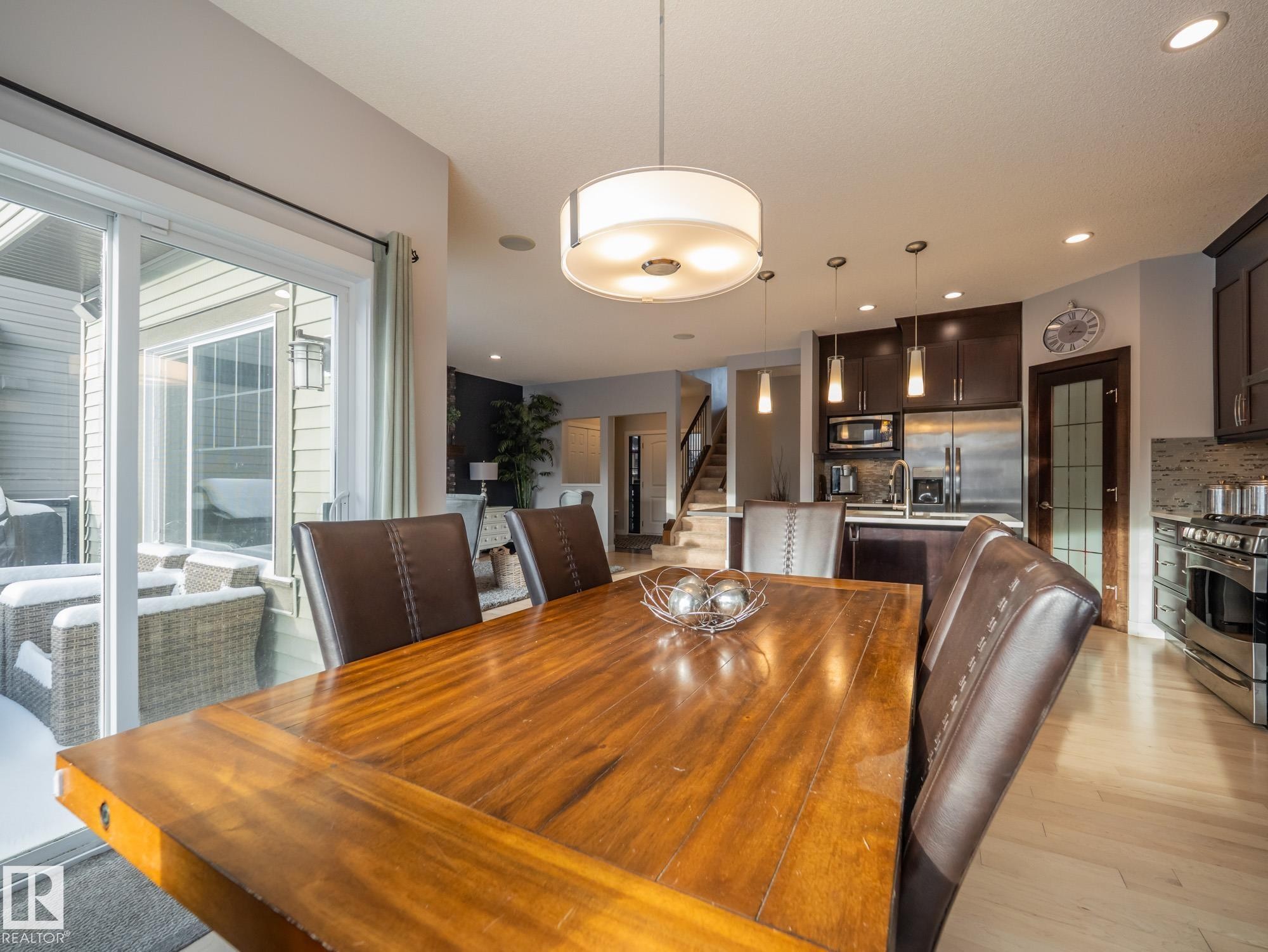 4211 Charles Close, Edmonton, AB - Indoor Photo Showing Dining Room