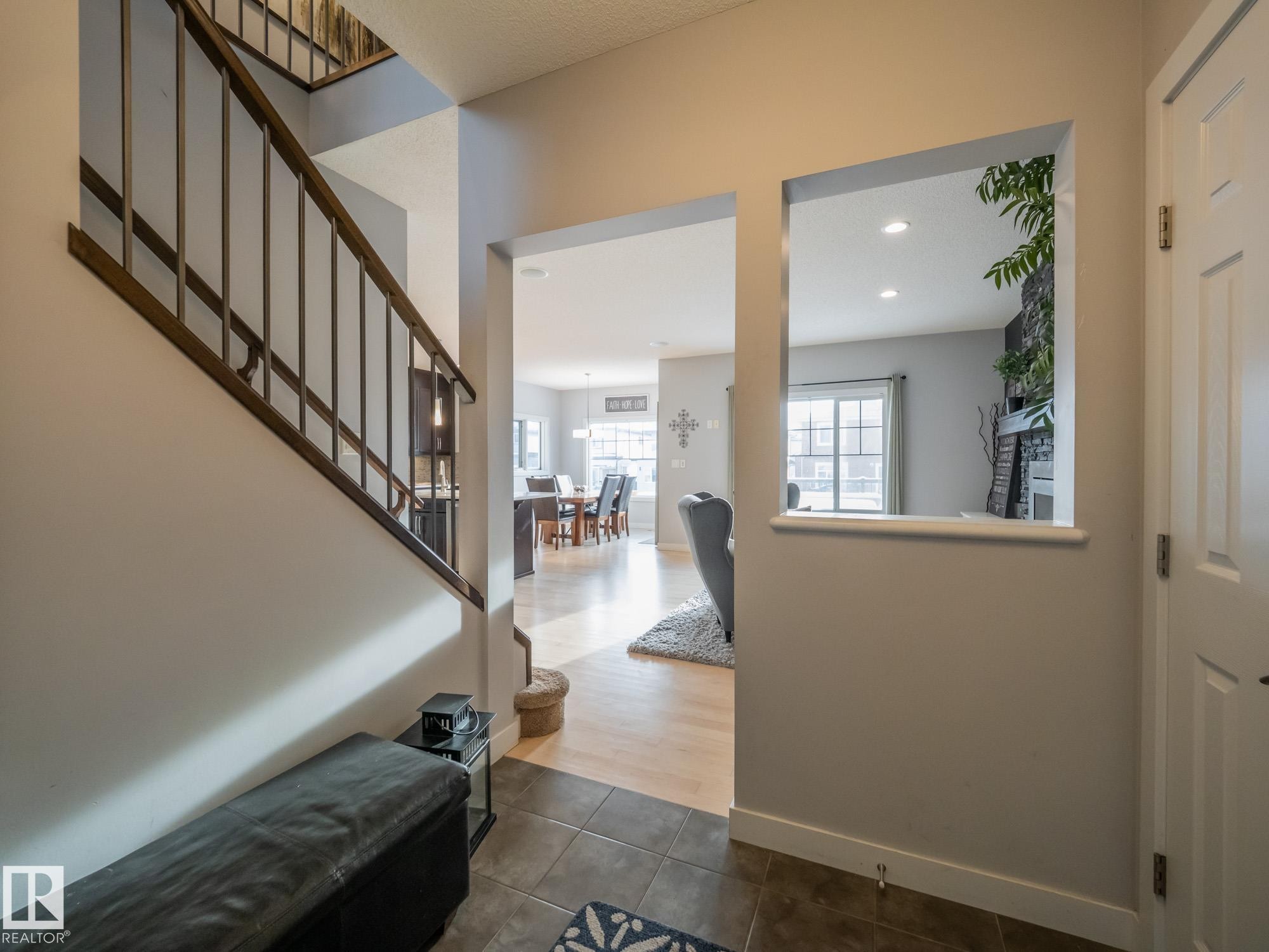 4211 Charles Close, Edmonton, AB - Indoor Photo Showing Other Room