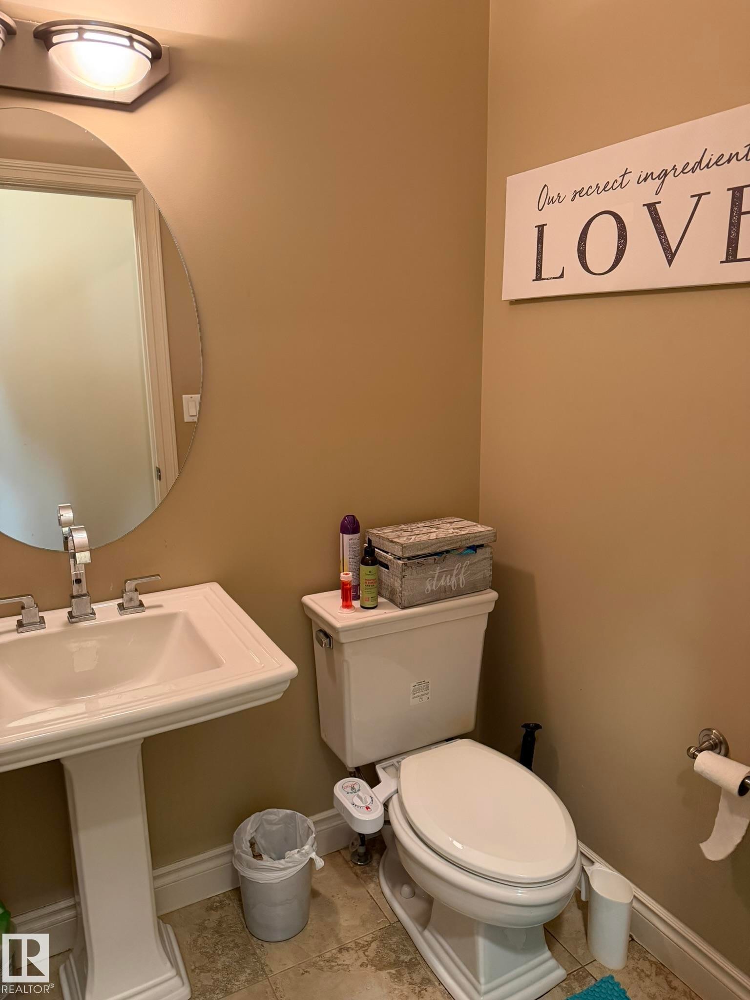 551 Stewart Crescent, Edmonton, AB - Indoor Photo Showing Bathroom