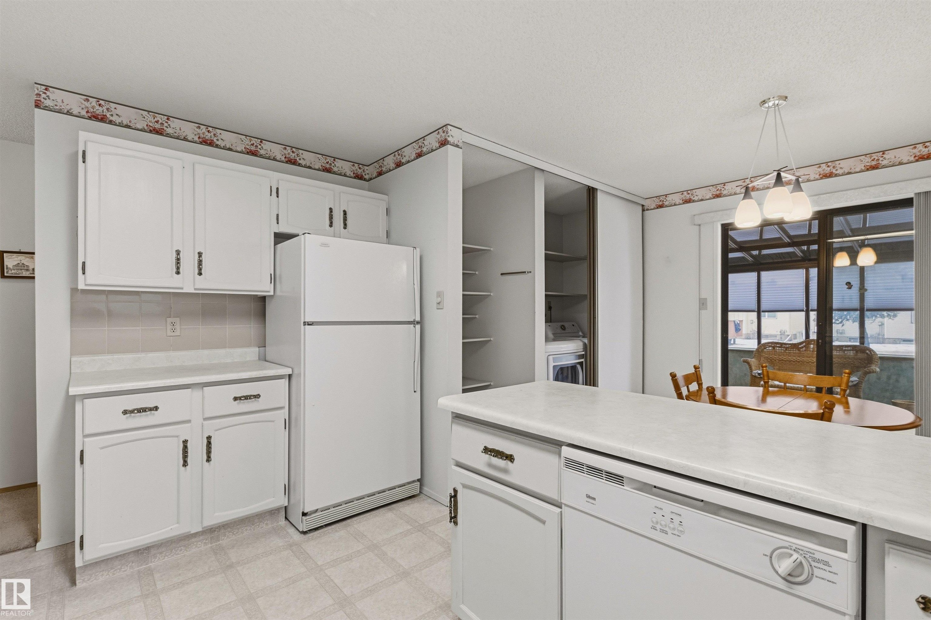 10670 153 Avenue, Edmonton, AB - Indoor Photo Showing Kitchen