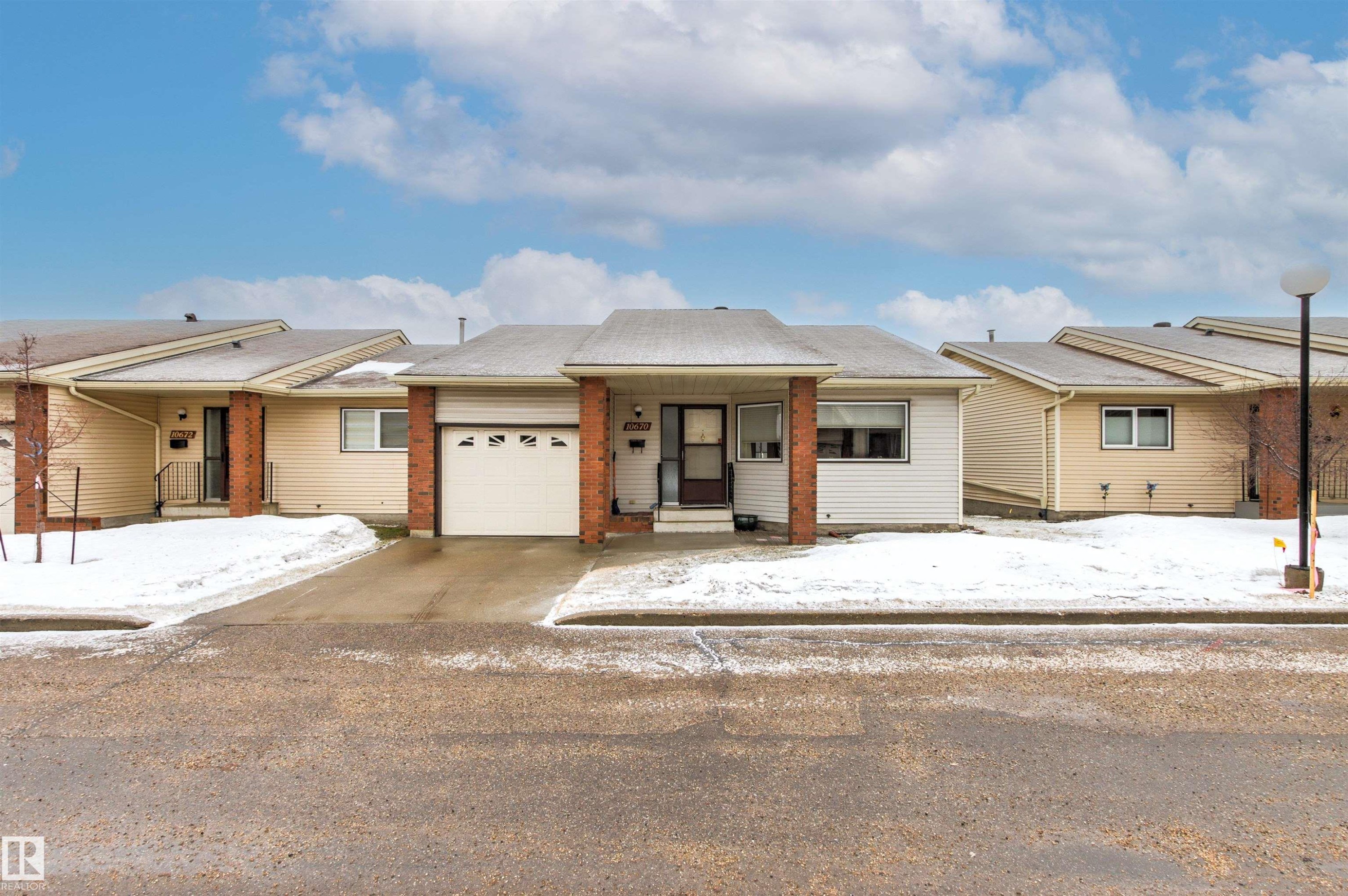 10670 153 Avenue, Edmonton, AB - Outdoor With Facade
