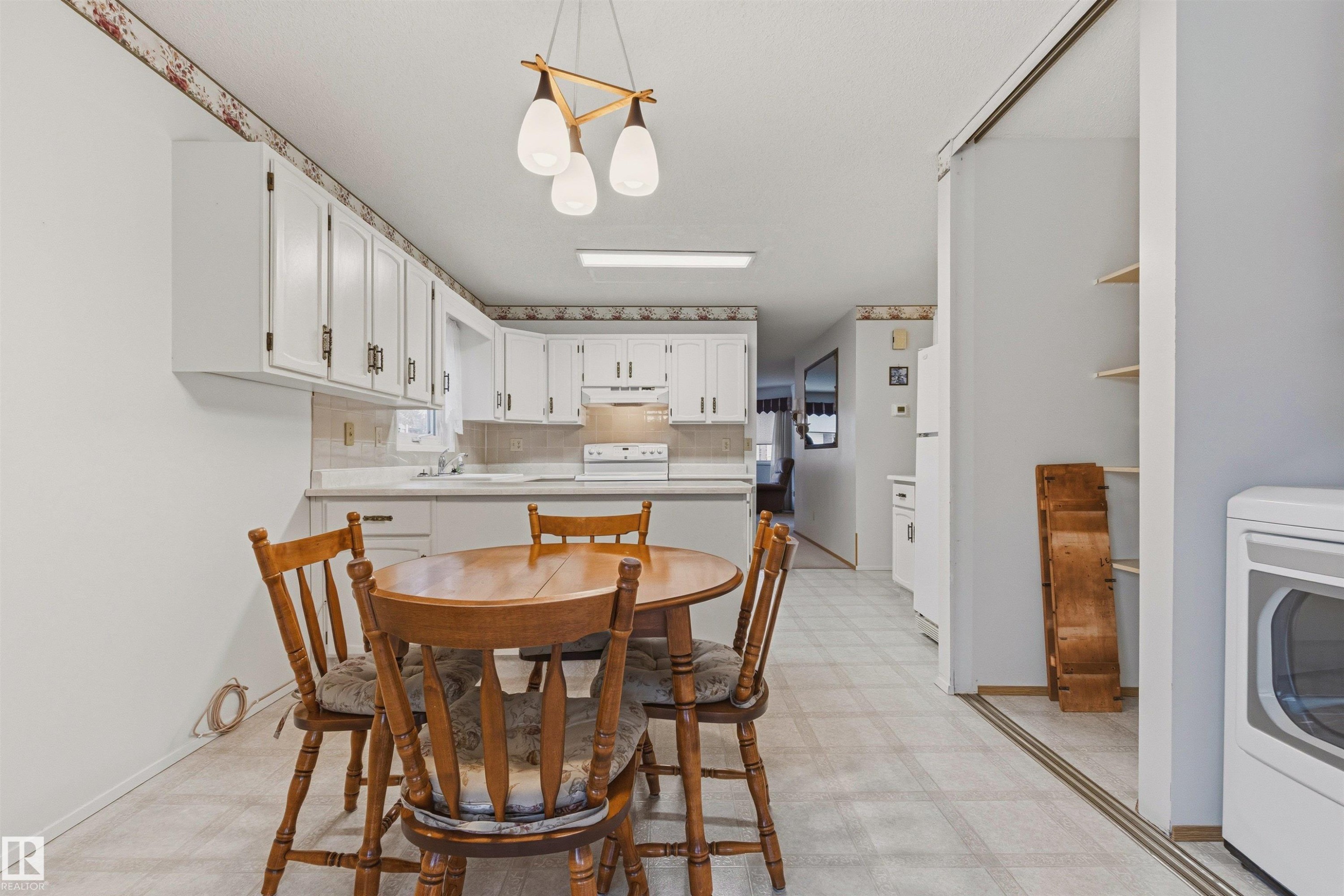 10670 153 Avenue, Edmonton, AB - Indoor