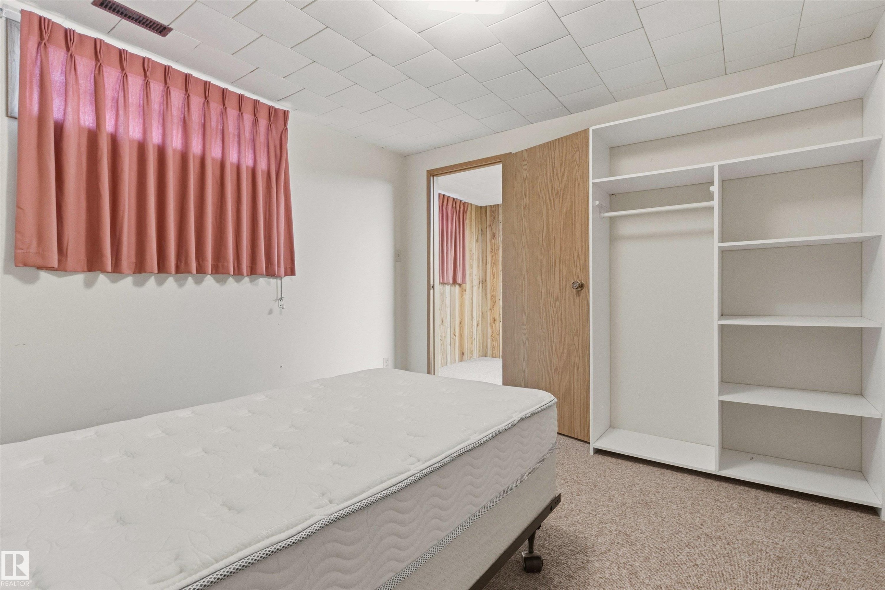 10670 153 Avenue, Edmonton, AB - Indoor