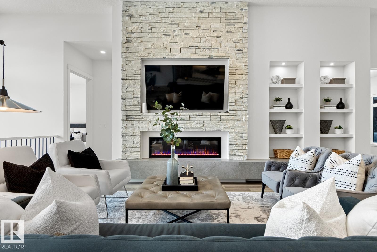 4832 Knight Crescent, Edmonton, AB - Indoor Photo Showing Living Room With Fireplace