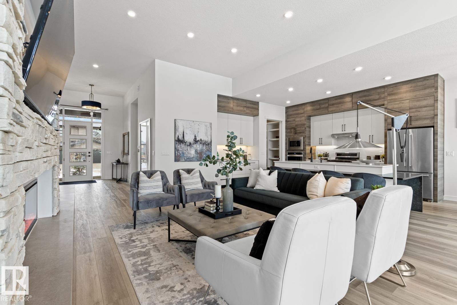 4832 Knight Crescent, Edmonton, AB - Indoor