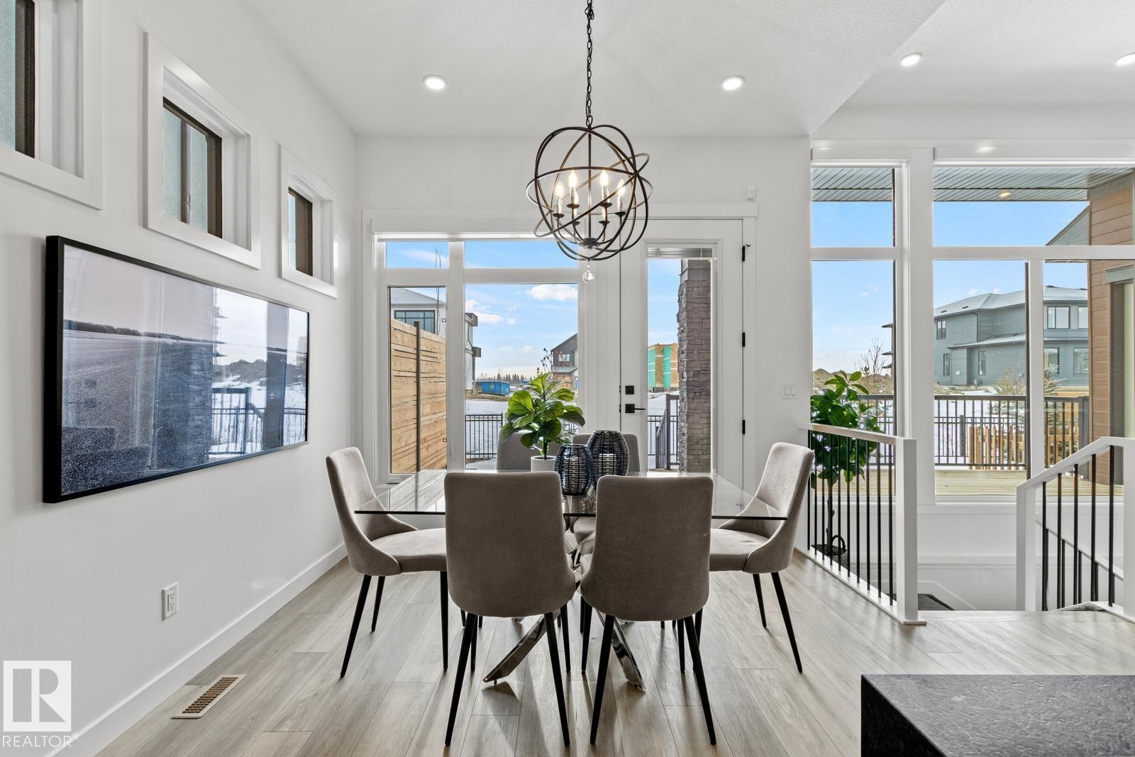 4832 Knight Crescent, Edmonton, AB - Indoor Photo Showing Dining Room