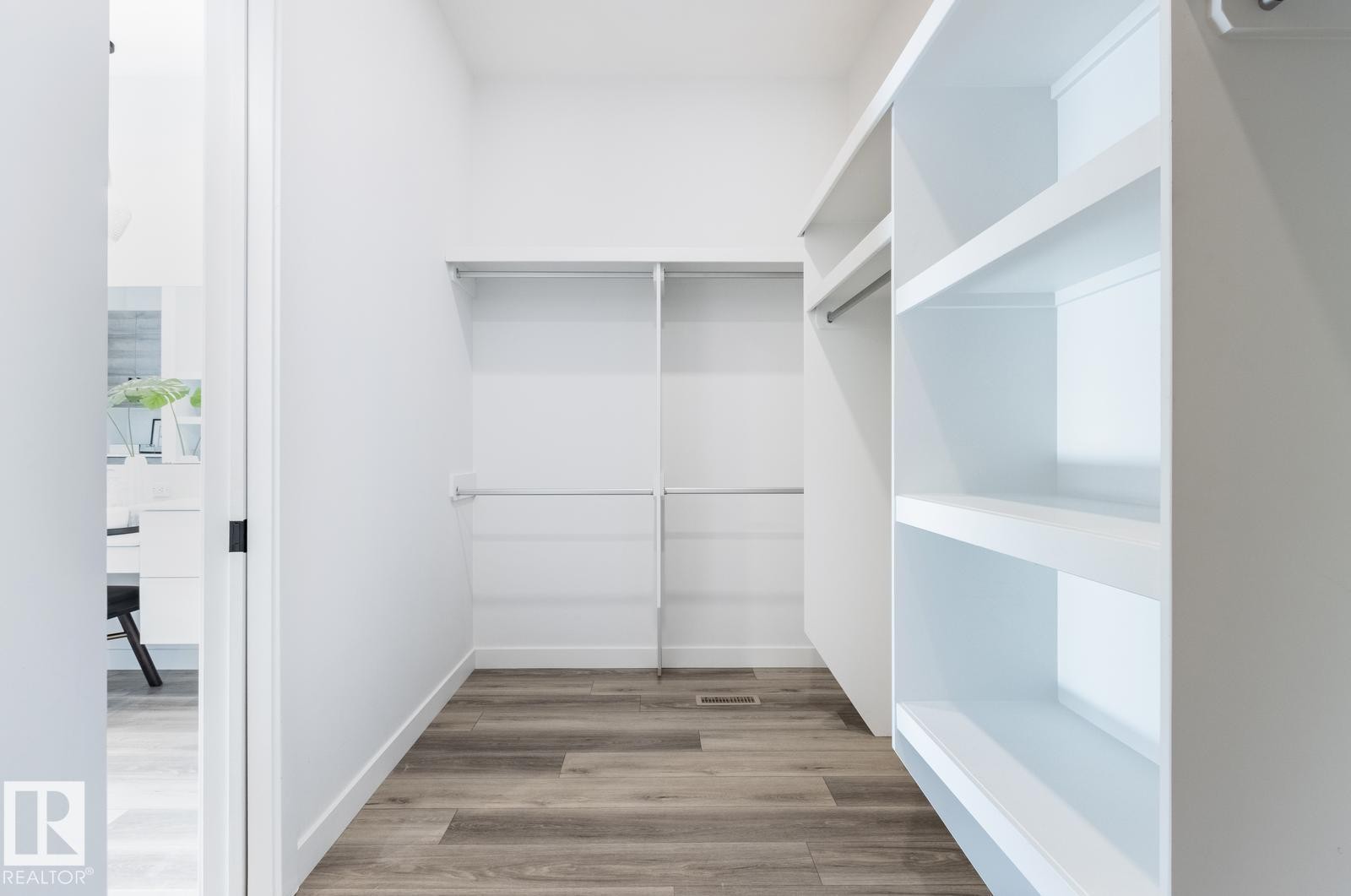 4832 Knight Crescent, Edmonton, AB - Indoor