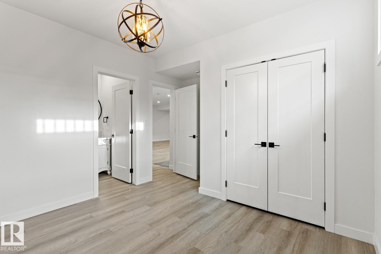 4832 Knight Crescent, Edmonton, AB - Indoor Photo Showing Other Room