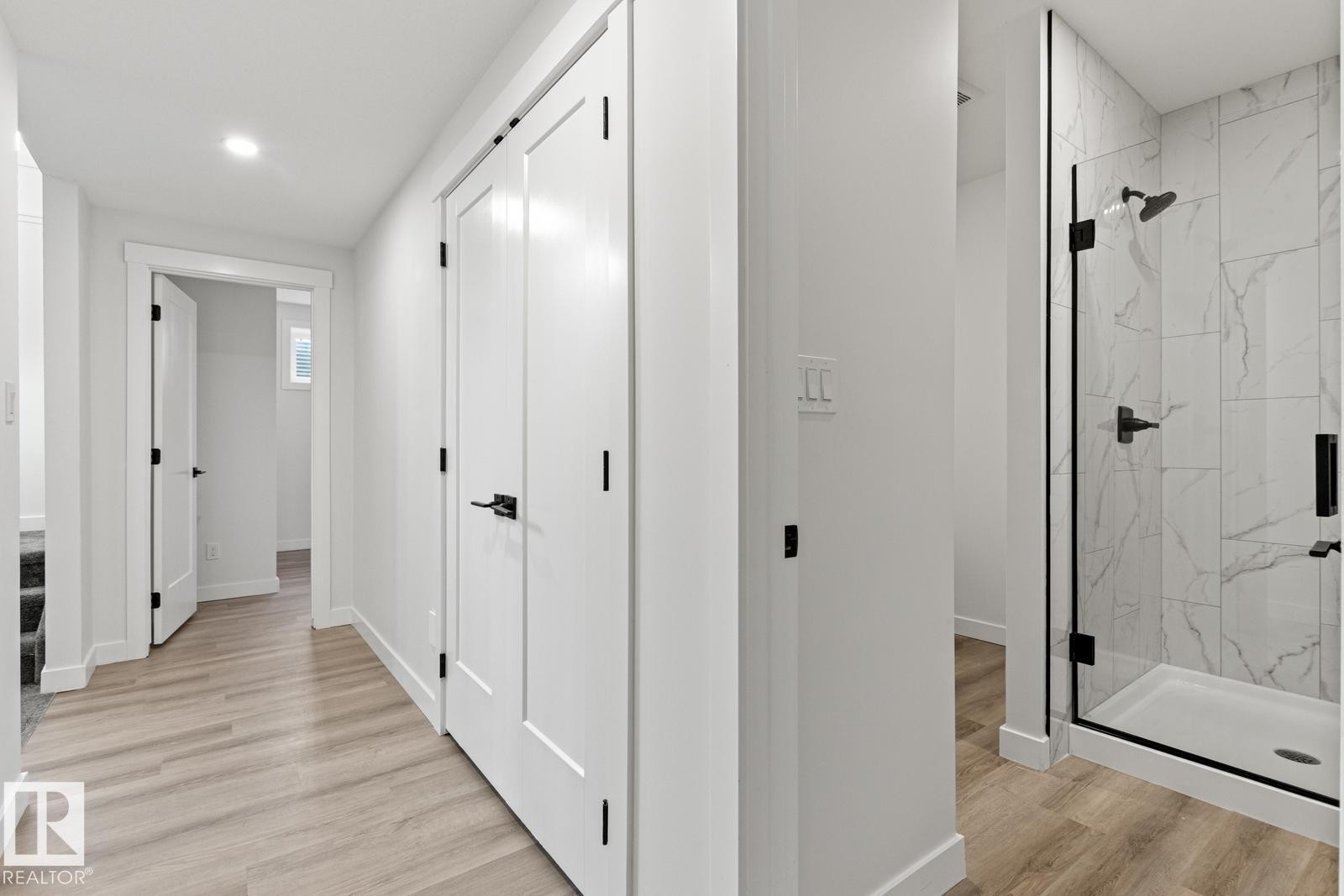 4832 Knight Crescent, Edmonton, AB - Indoor Photo Showing Other Room