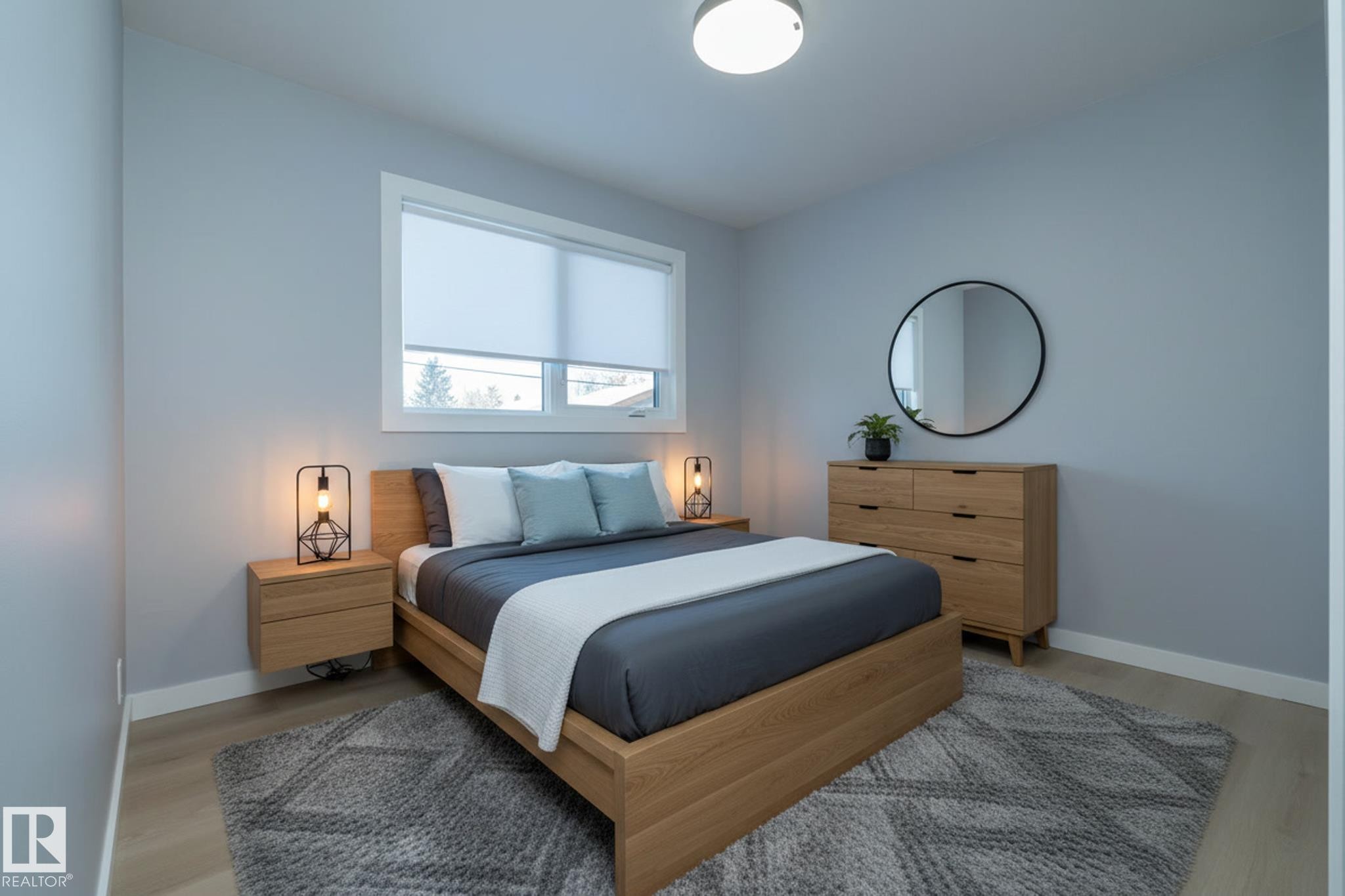 8008 159 Street, Edmonton, AB - Indoor Photo Showing Bedroom