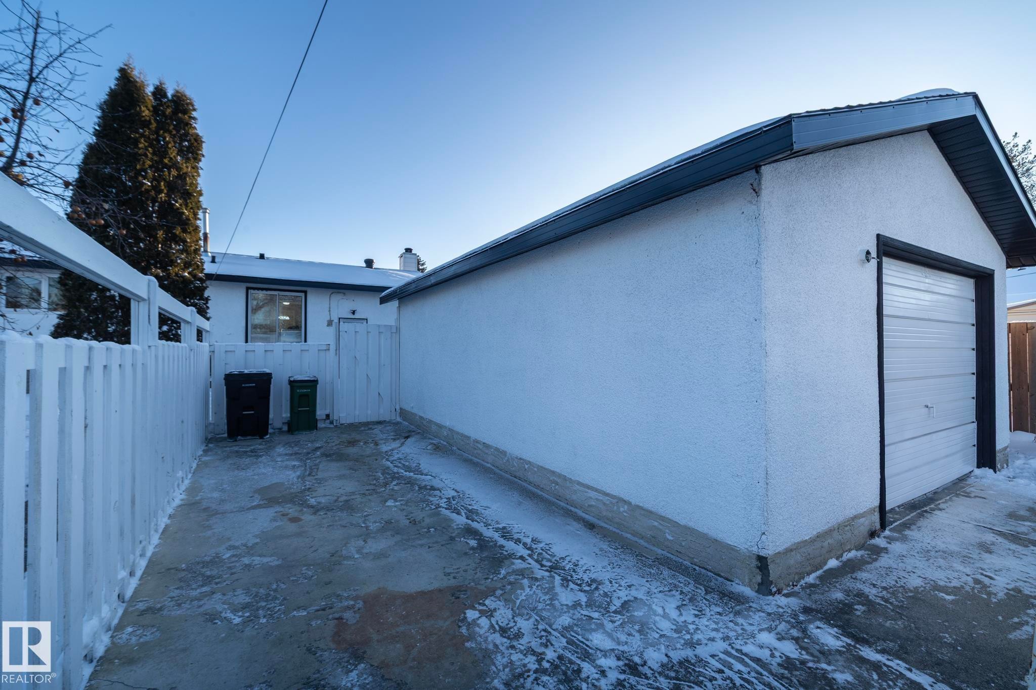 8008 159 Street, Edmonton, AB - Outdoor