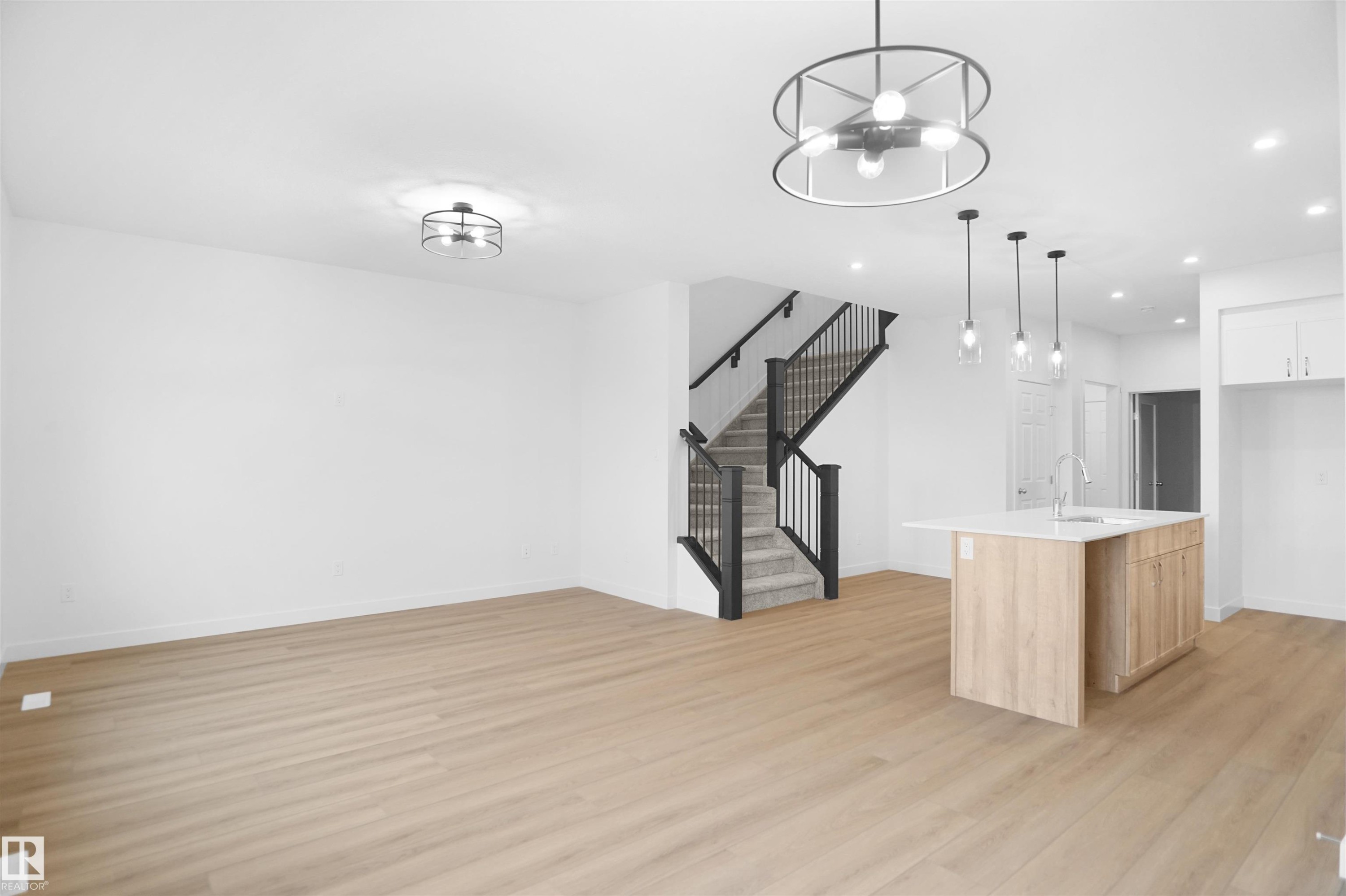 19446 22A Avenue, Edmonton, AB - Indoor