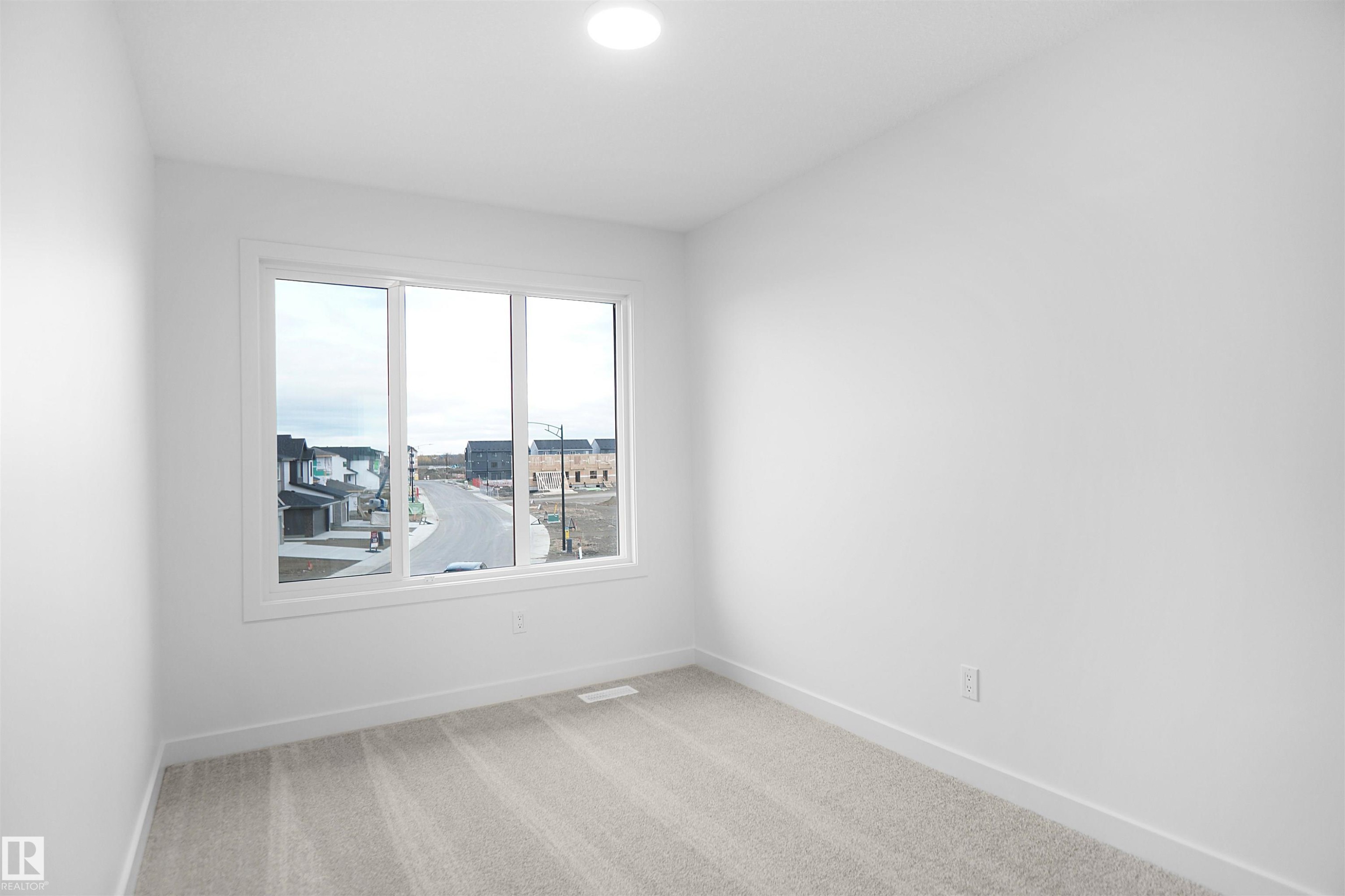 19446 22A Avenue, Edmonton, AB - Indoor Photo Showing Other Room