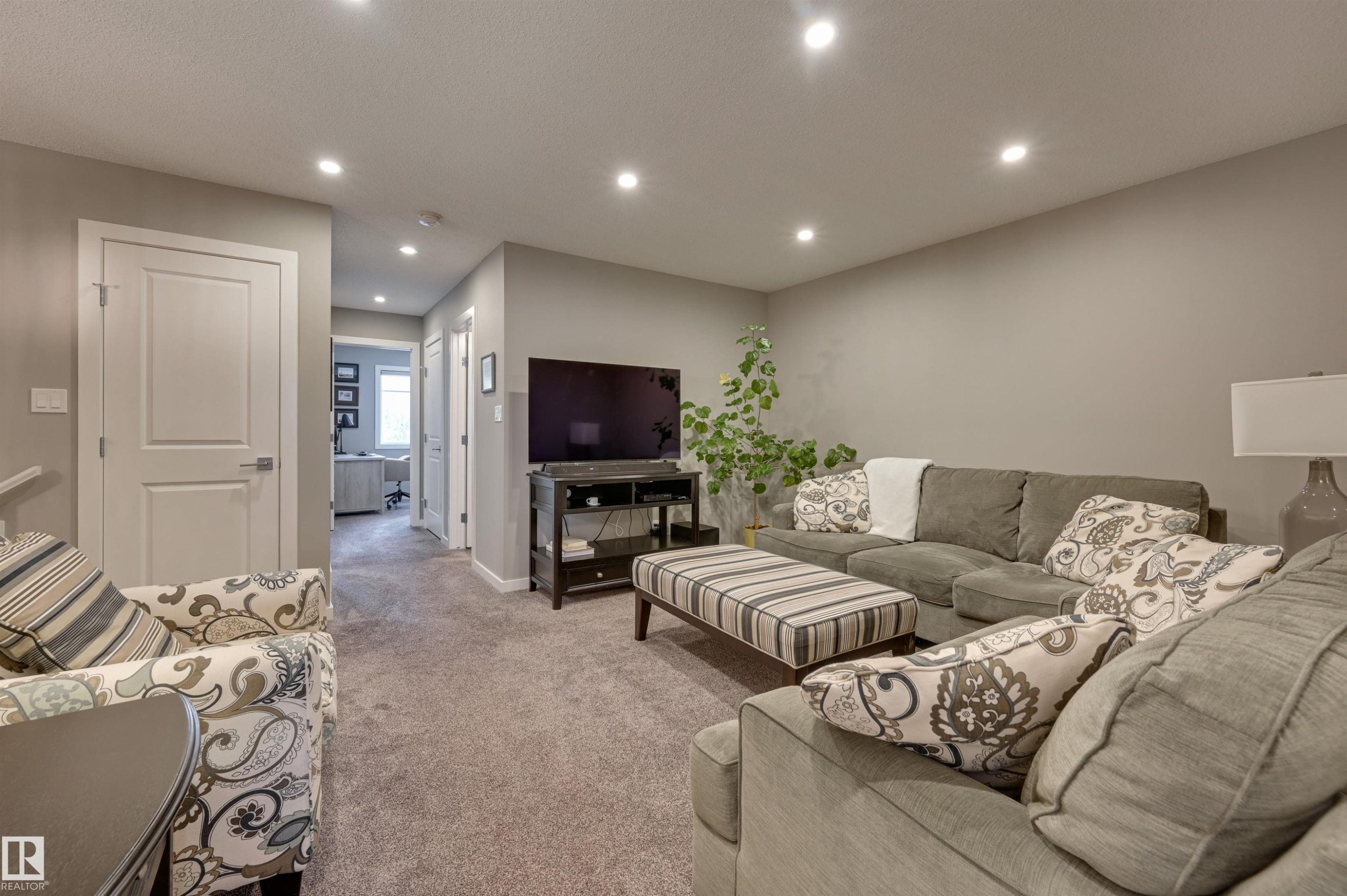 5158 Lark Crescent, Edmonton, AB - Indoor