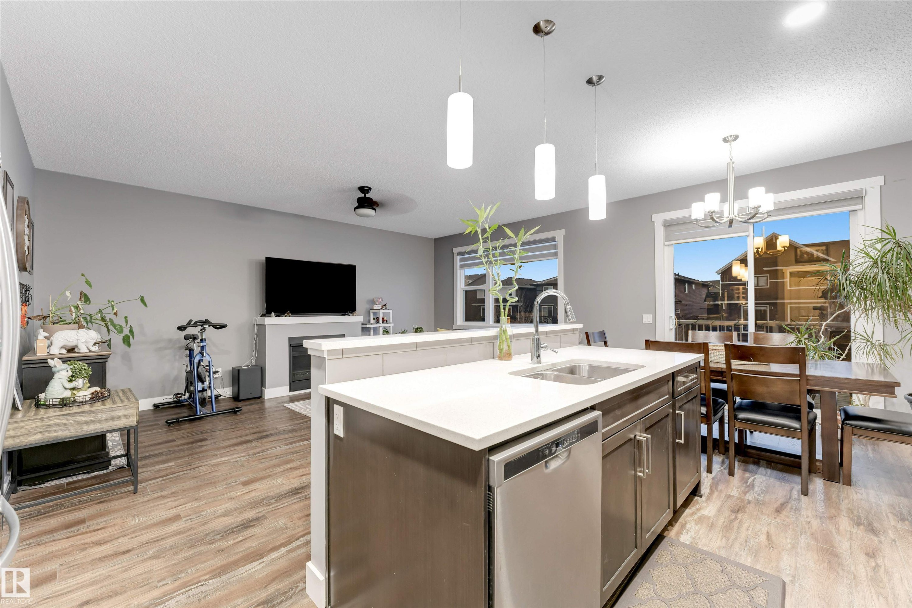 2987 Chokecherry Common Sw, Edmonton, AB - Indoor Photo Showing Kitchen With Double Sink