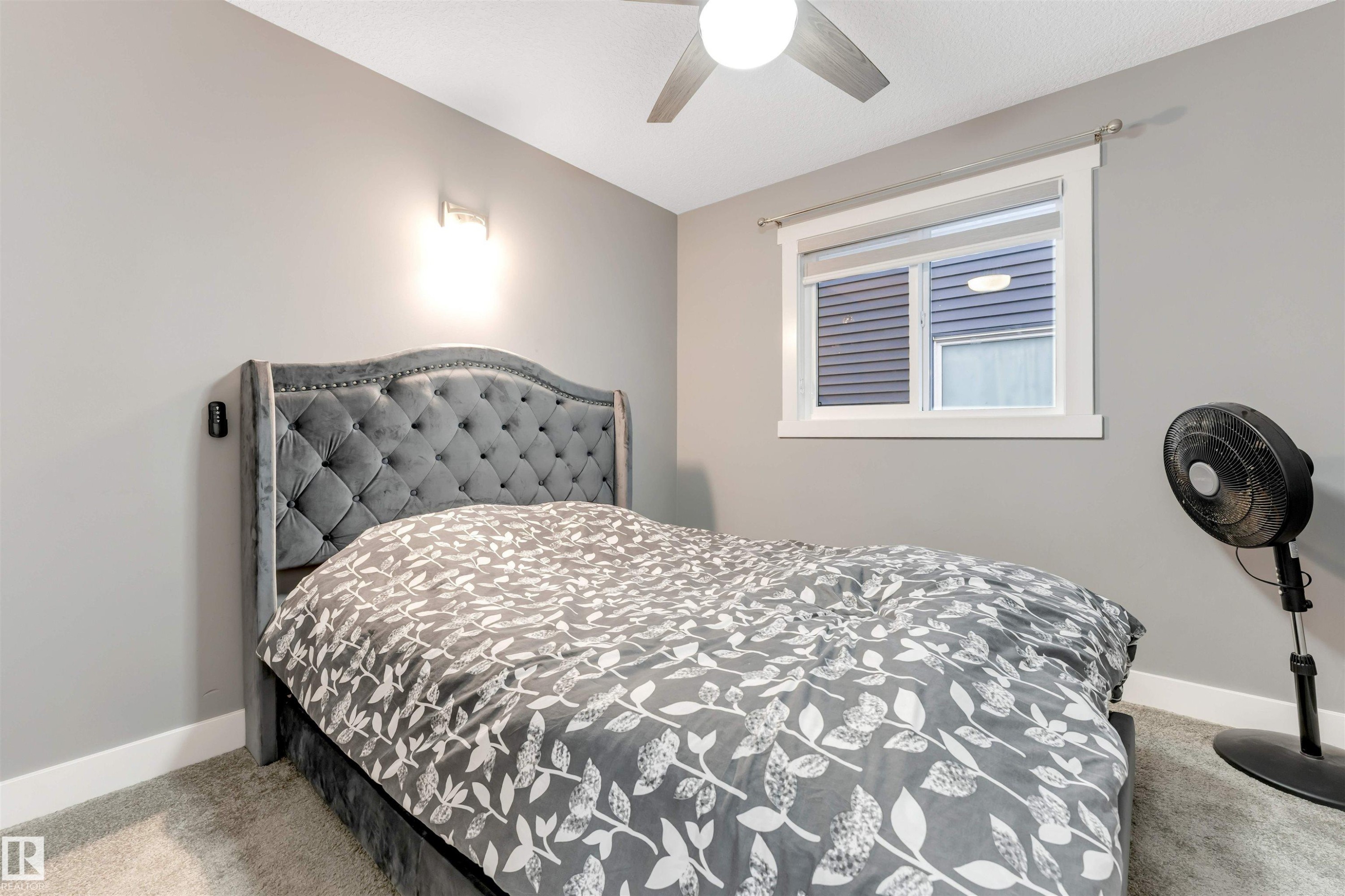 2987 Chokecherry Common Sw, Edmonton, AB - Indoor Photo Showing Bedroom