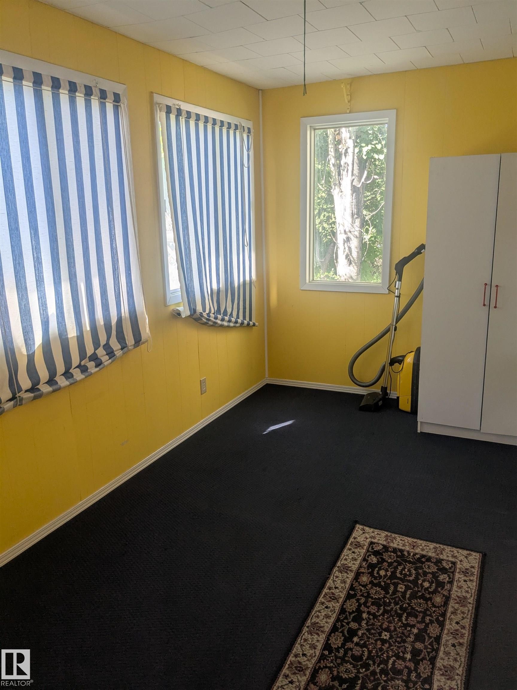 8416 104 Street, Edmonton, AB - Indoor Photo Showing Other Room