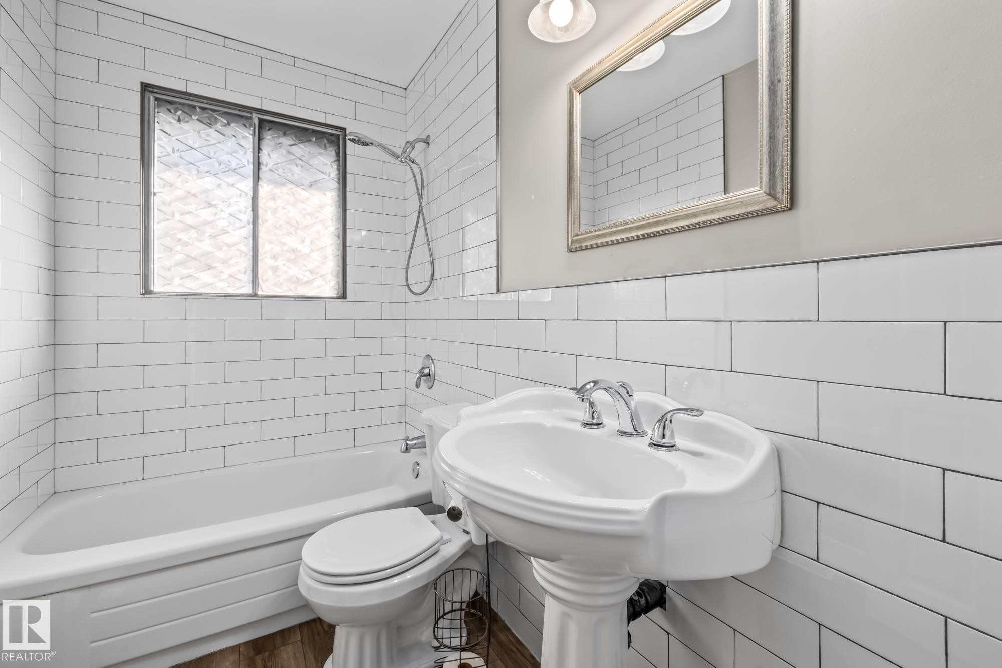 13311 Dovercourt Avenue, Edmonton, AB - Indoor Photo Showing Bathroom