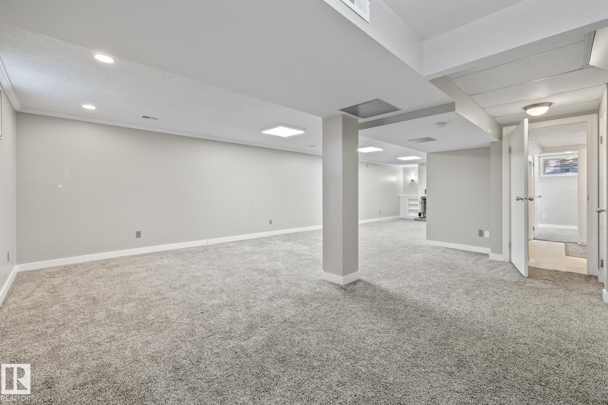 13311 Dovercourt Avenue, Edmonton, AB - Indoor