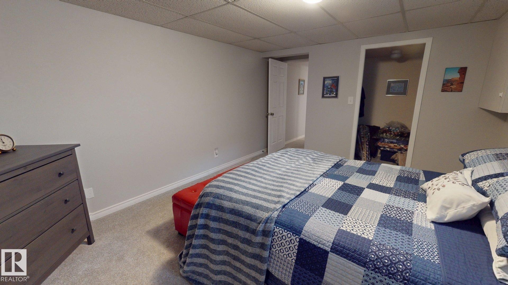 740 Wilkin Close, Edmonton, AB - Indoor Photo Showing Bedroom