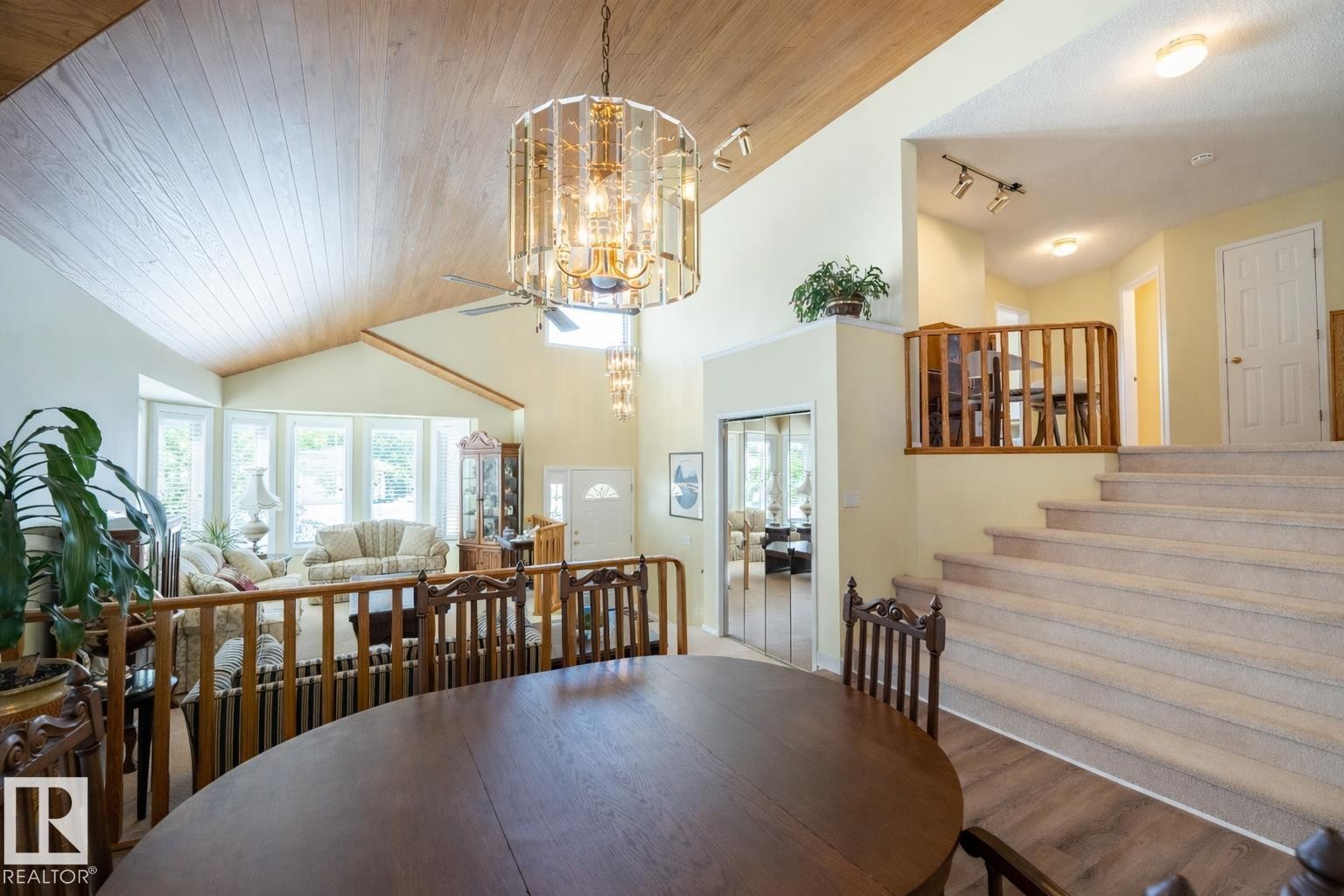 471 Ronning Street, Edmonton, AB - Indoor Photo Showing Dining Room