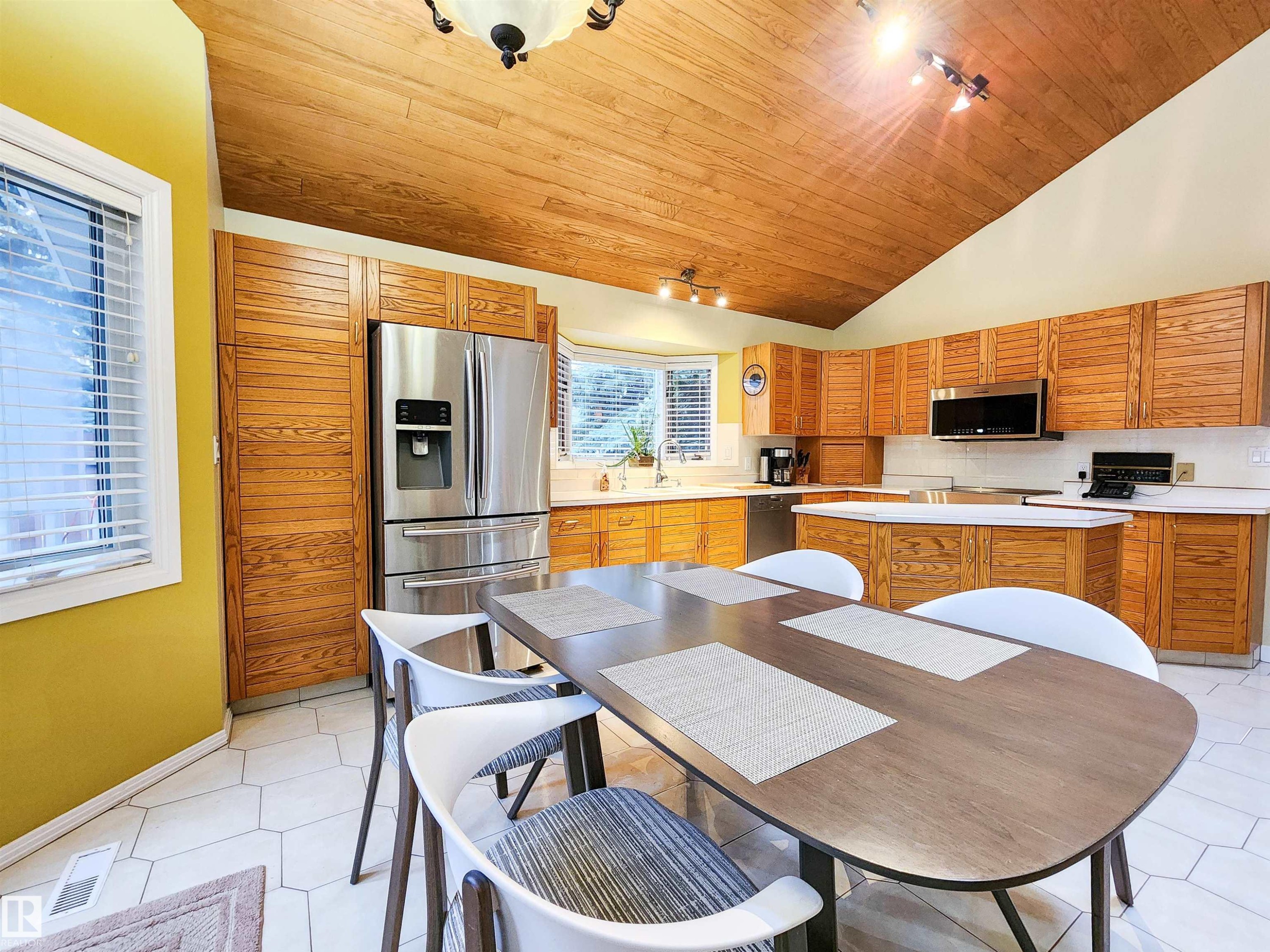 471 Ronning Street, Edmonton, AB - Indoor Photo Showing Other Room