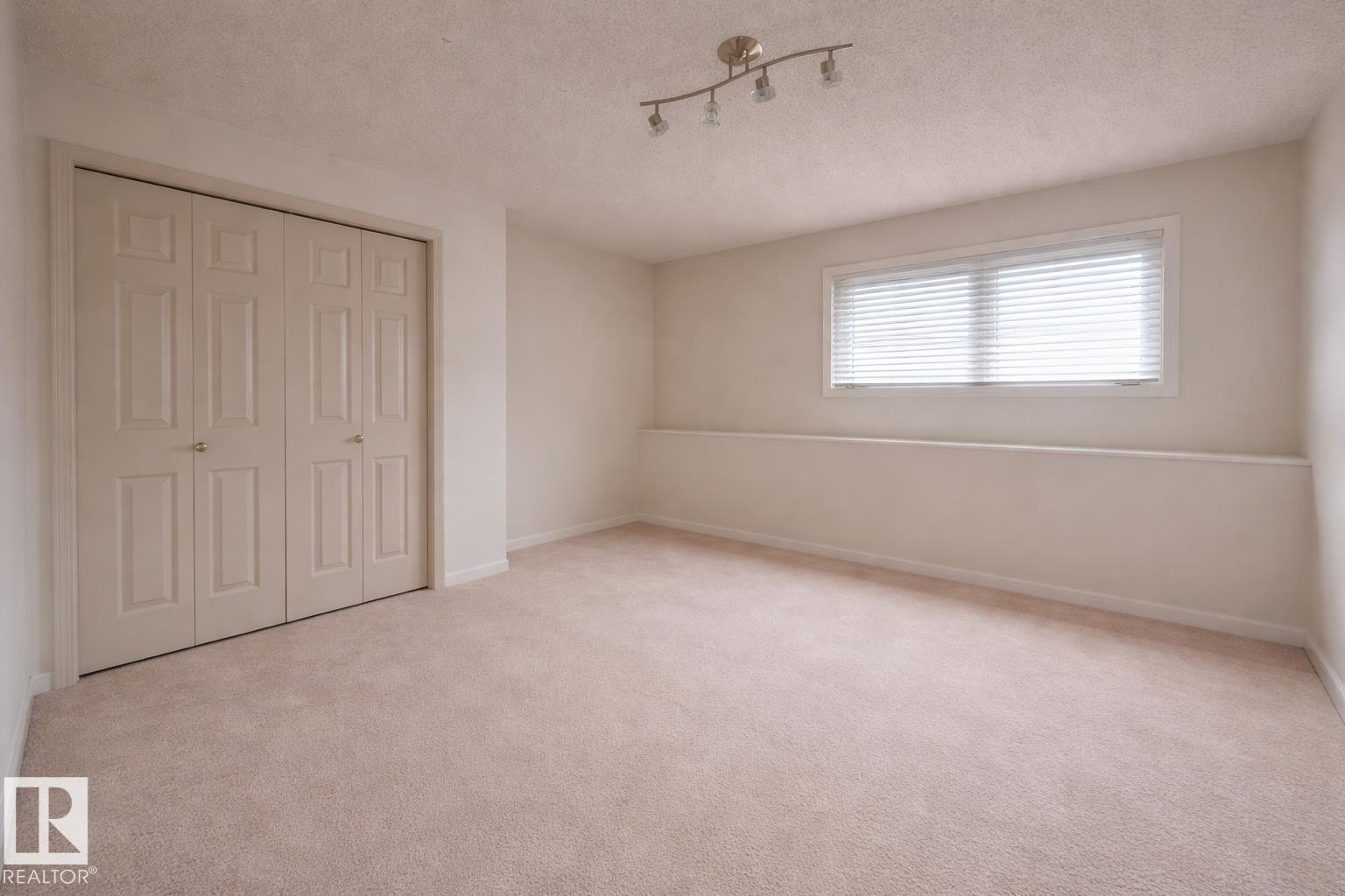 AI photo for inspiration only - 471 Ronning Street, Edmonton, AB - Indoor Photo Showing Other Room