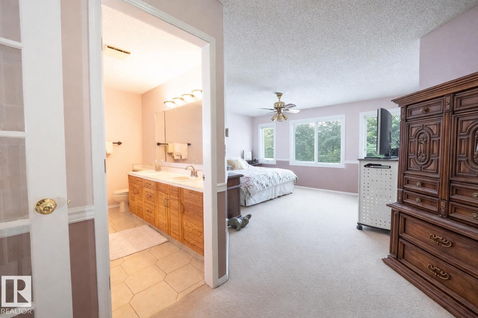 471 Ronning Street, Edmonton, AB - Indoor Photo Showing Bathroom