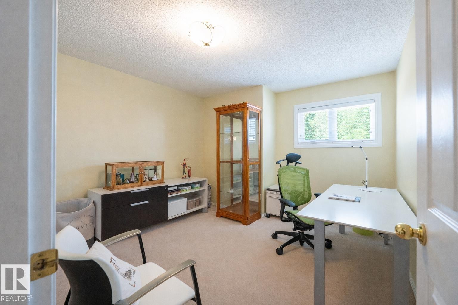 471 Ronning Street, Edmonton, AB - Indoor Photo Showing Office