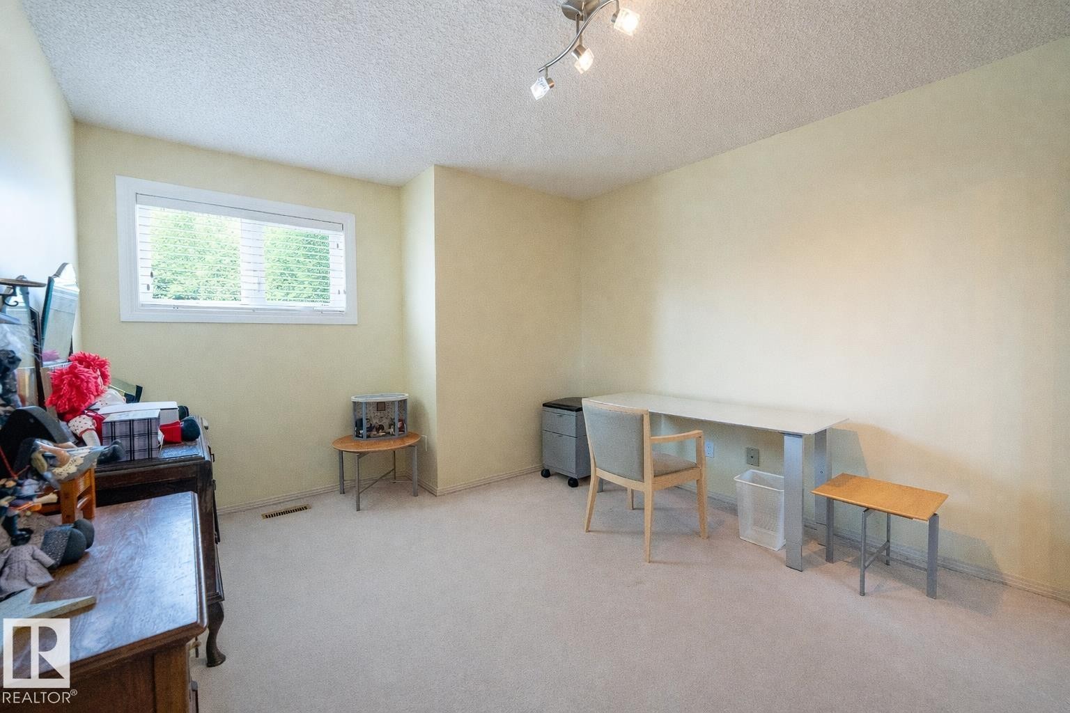 471 Ronning Street, Edmonton, AB - Indoor