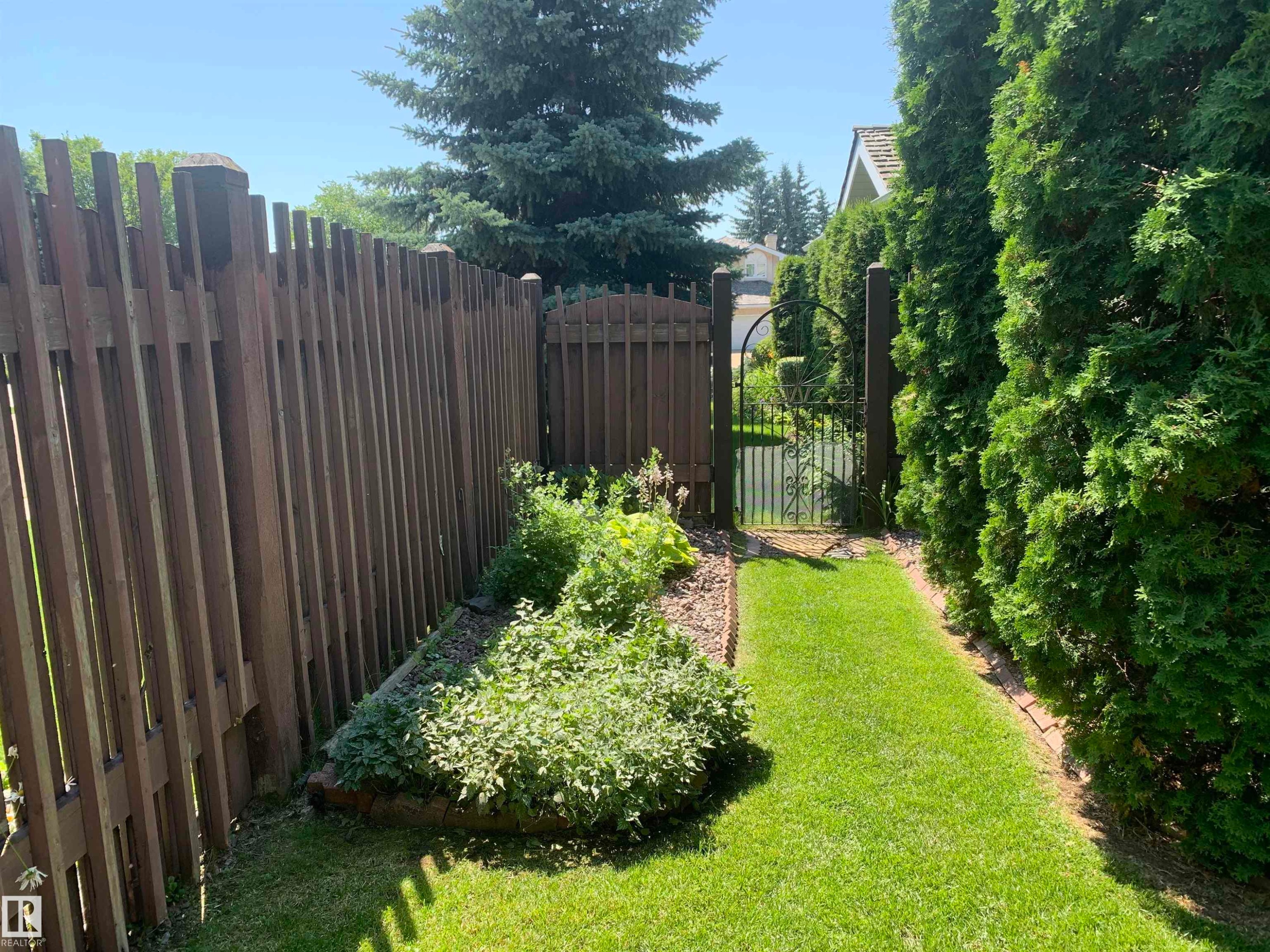471 Ronning Street, Edmonton, AB - Outdoor